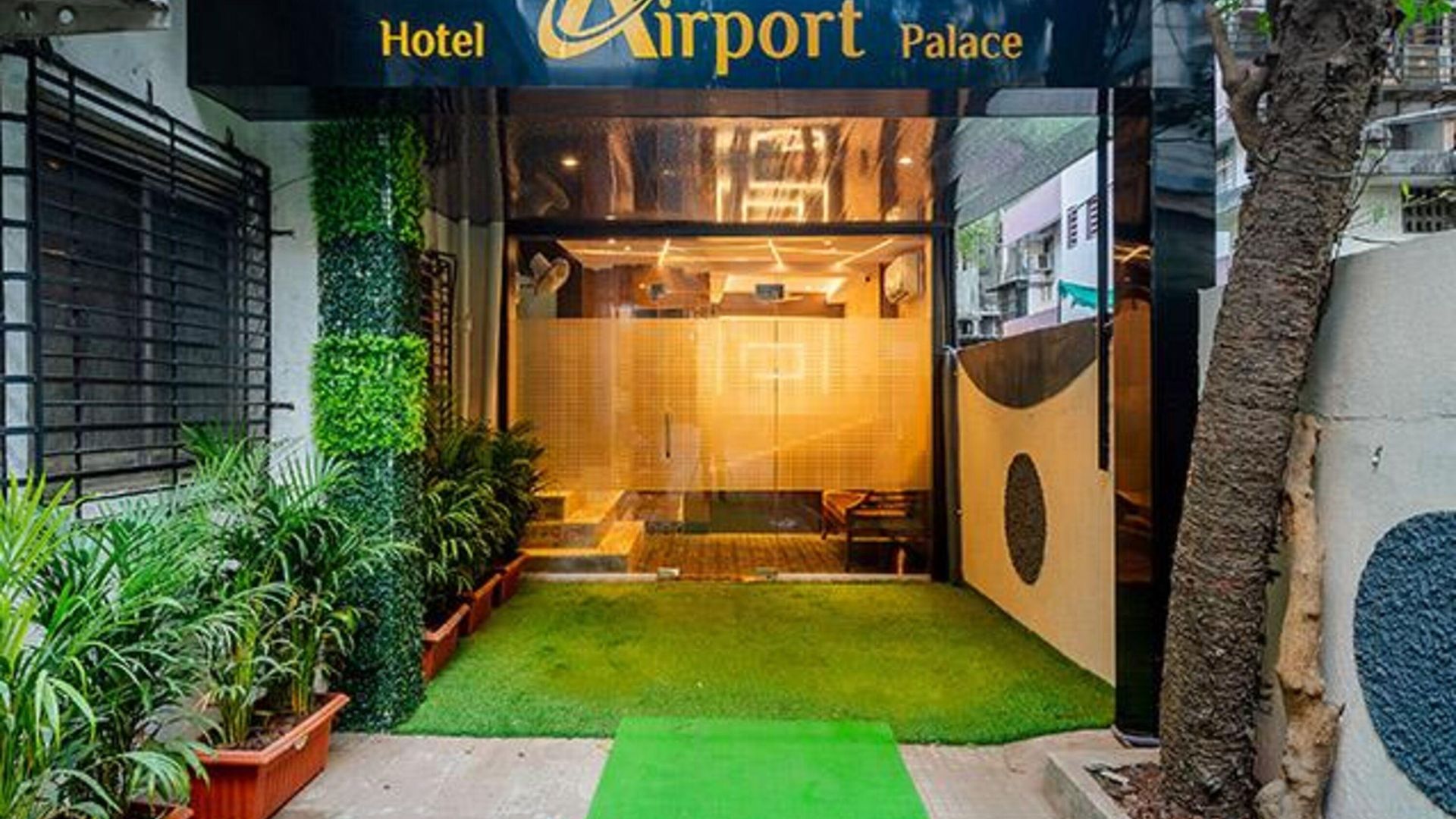 Hotel Airport Palace 3*