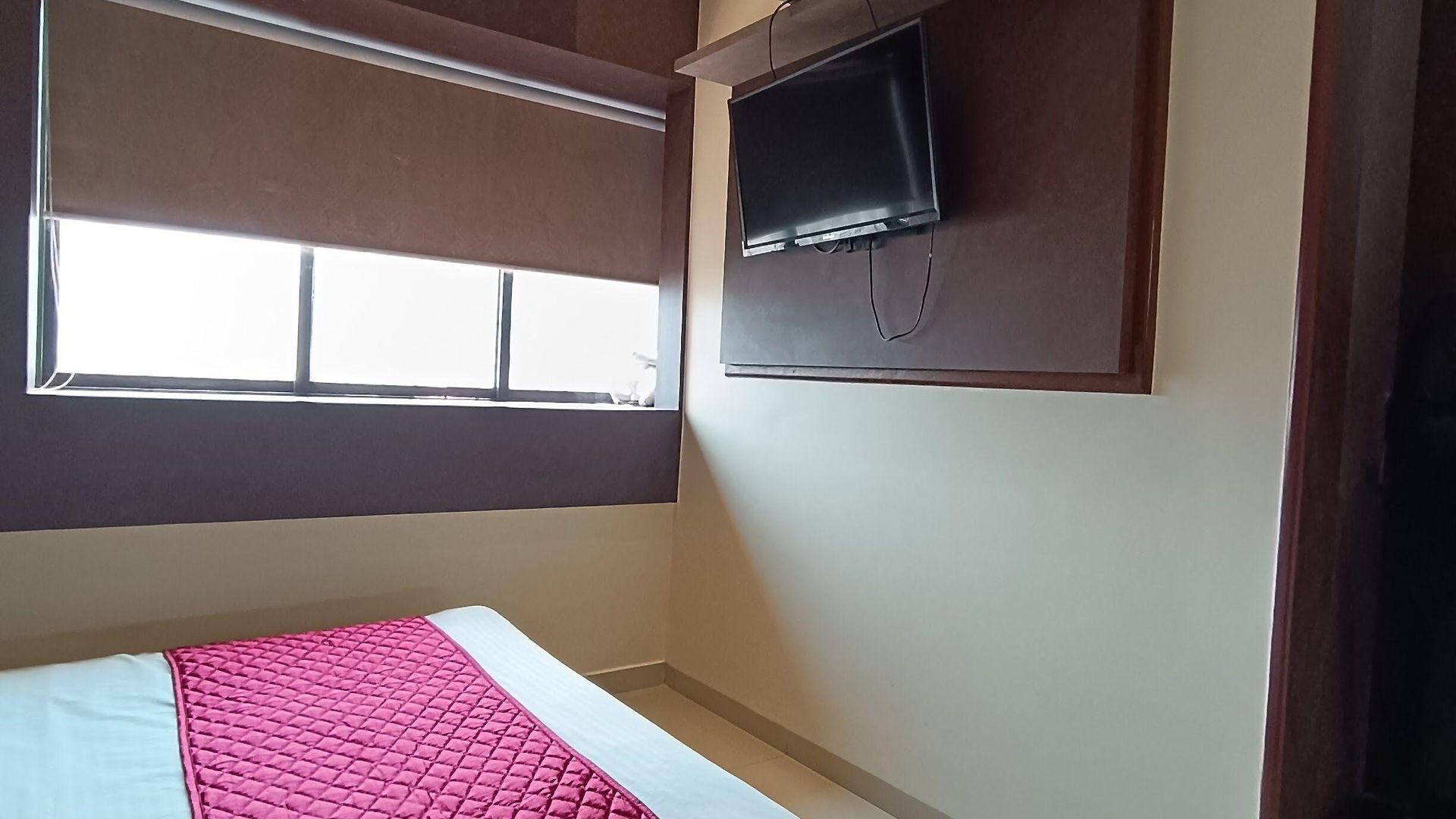 Hotel West 3*