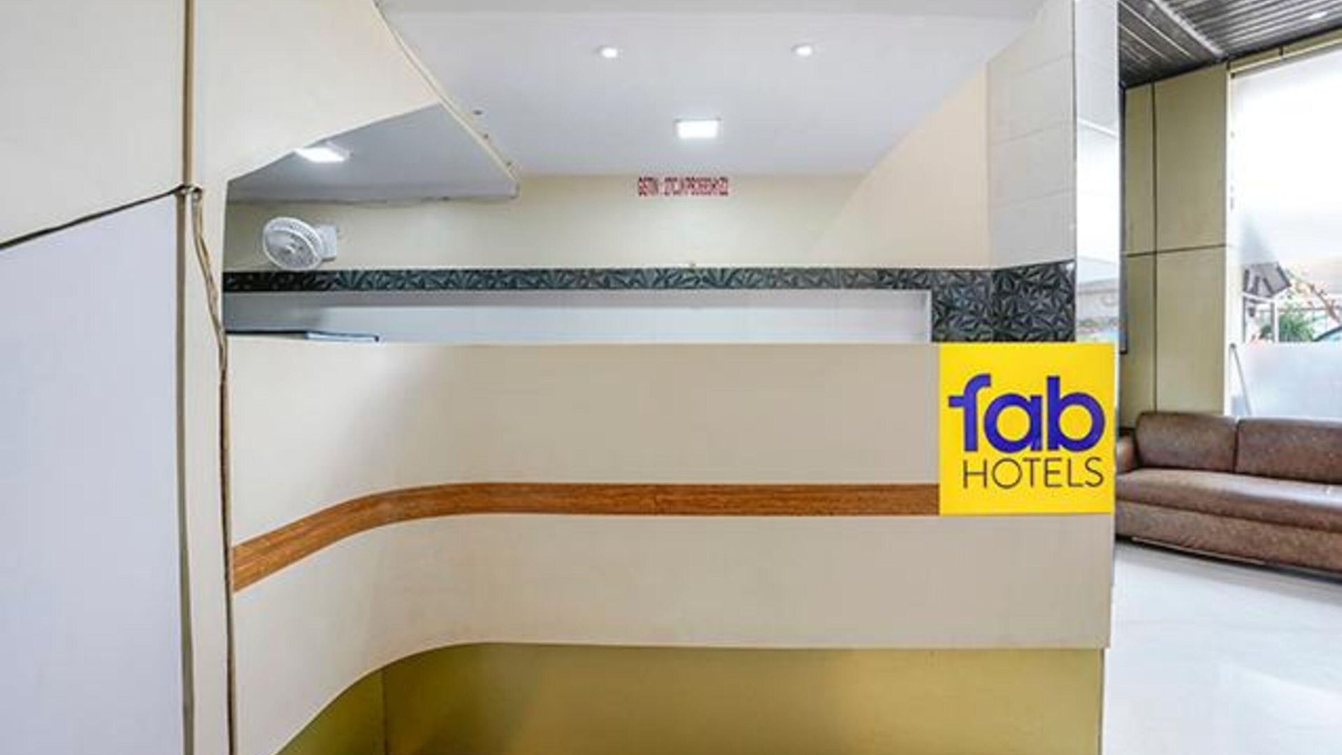Hotel Fabexpress Sarah Gold - Nr Nesco Exhibition Center