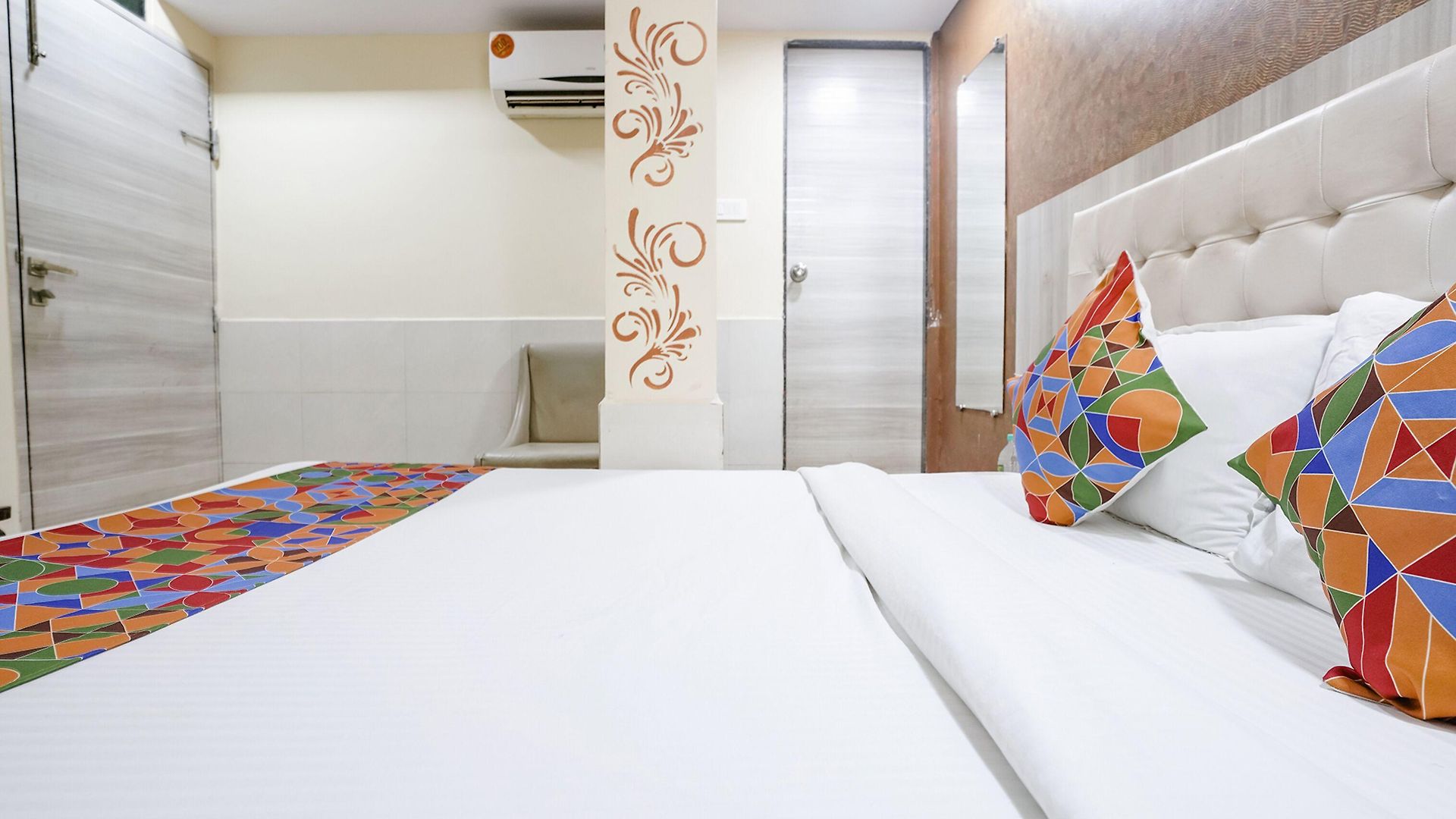 Hotel Fabexpress Sarah Gold - Nr Nesco Exhibition Center Mumbai
