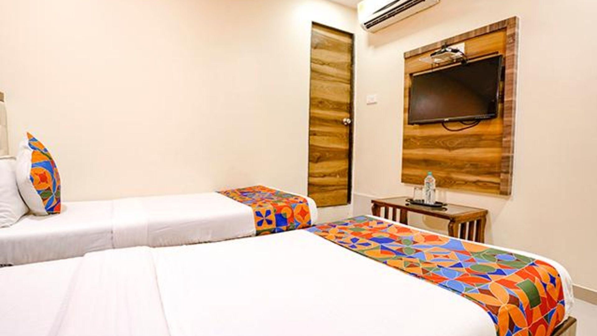 Fabexpress Sarah Gold - Nr Nesco Exhibition Center Hotel 3*