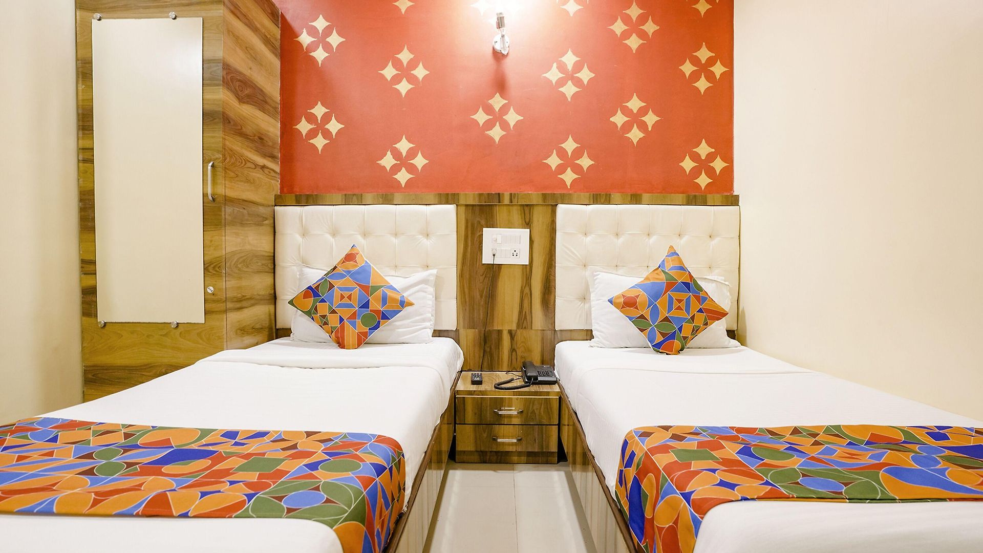 Fabexpress Sarah Gold - Nr Nesco Exhibition Center Hotel 3*