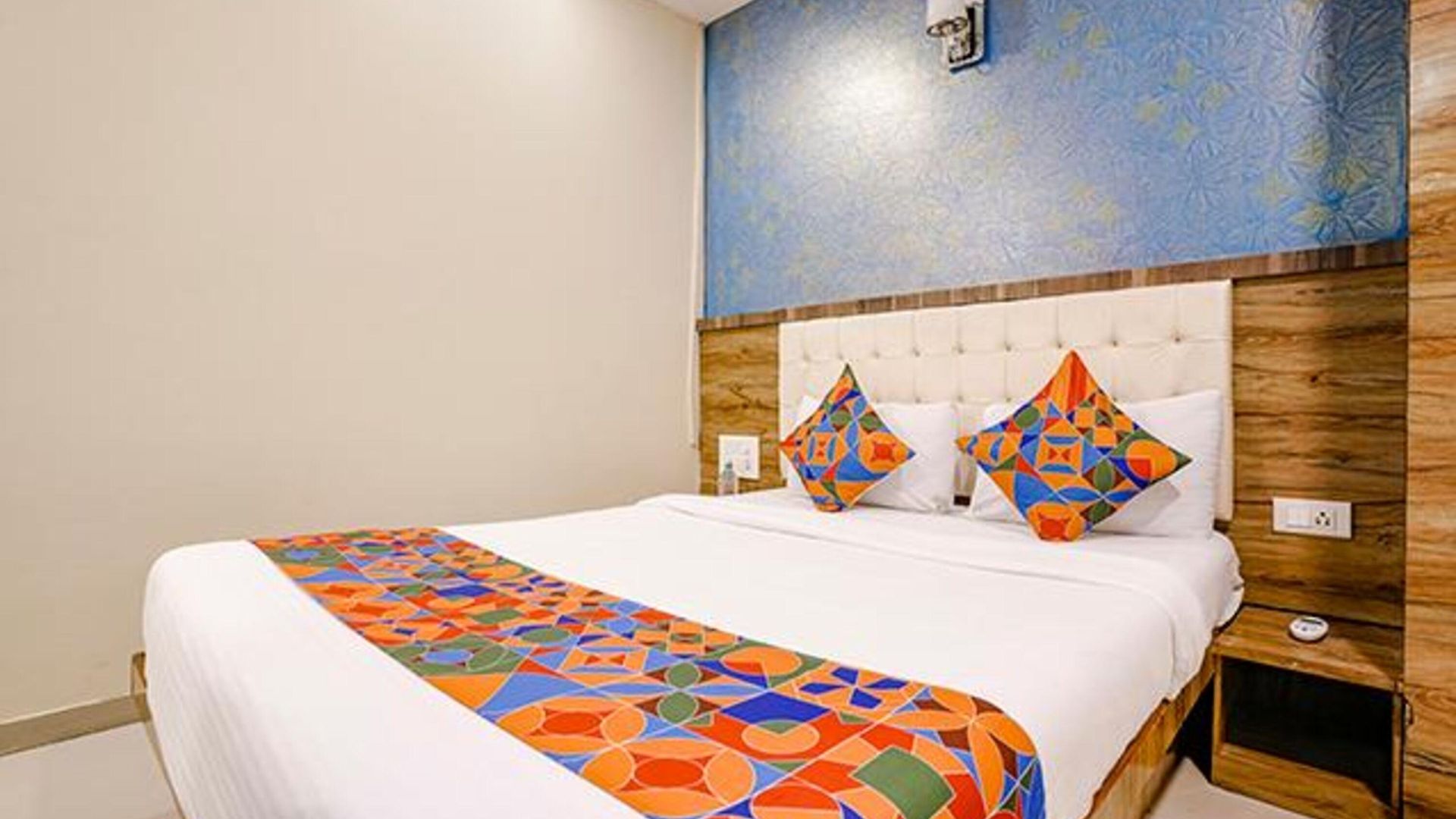 Fabexpress Sarah Gold - Nr Nesco Exhibition Center Hotel 3*