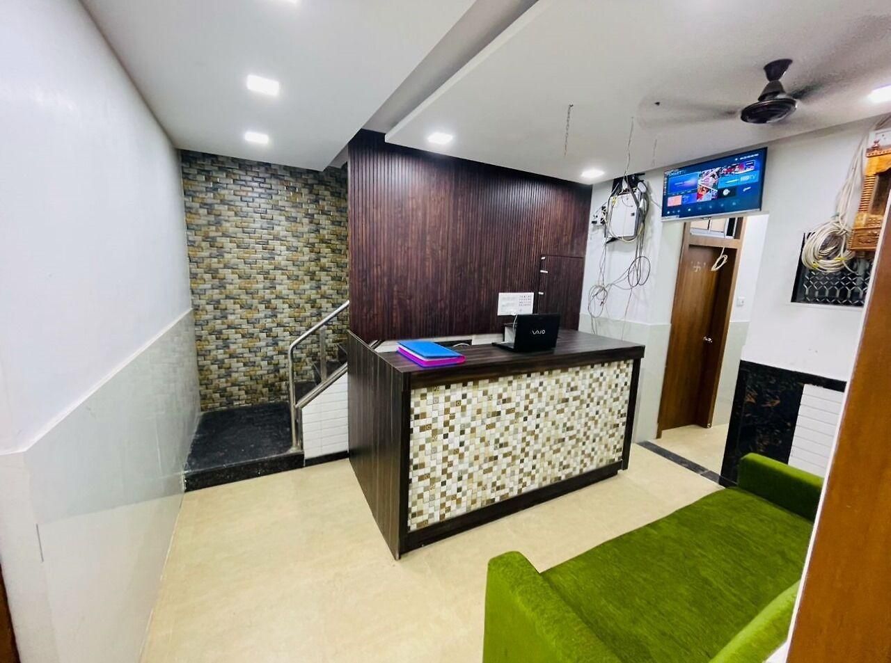 Hotel O Radha Palace Mumbai