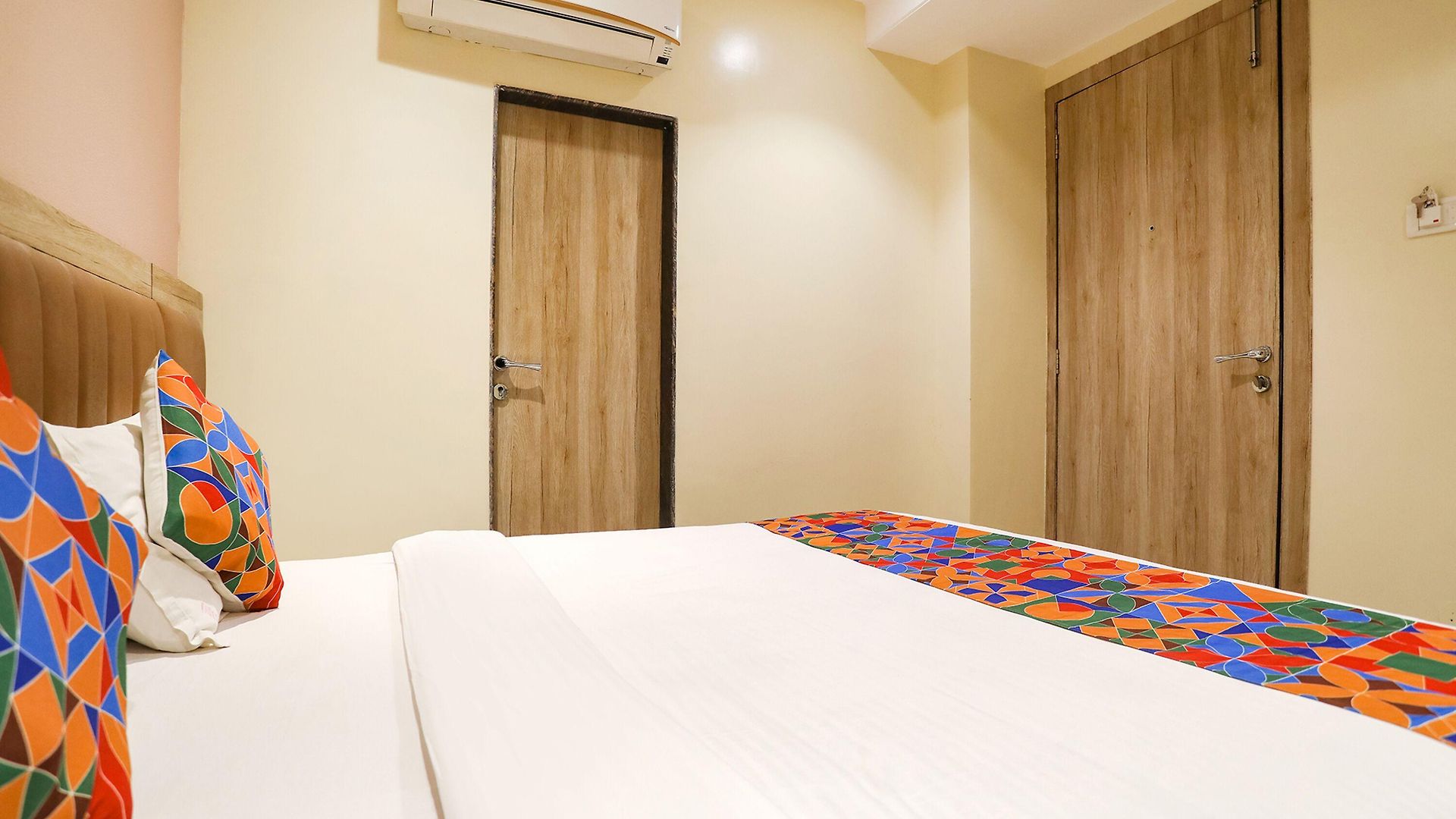 Hotel Fabexpress Divine Hospitality