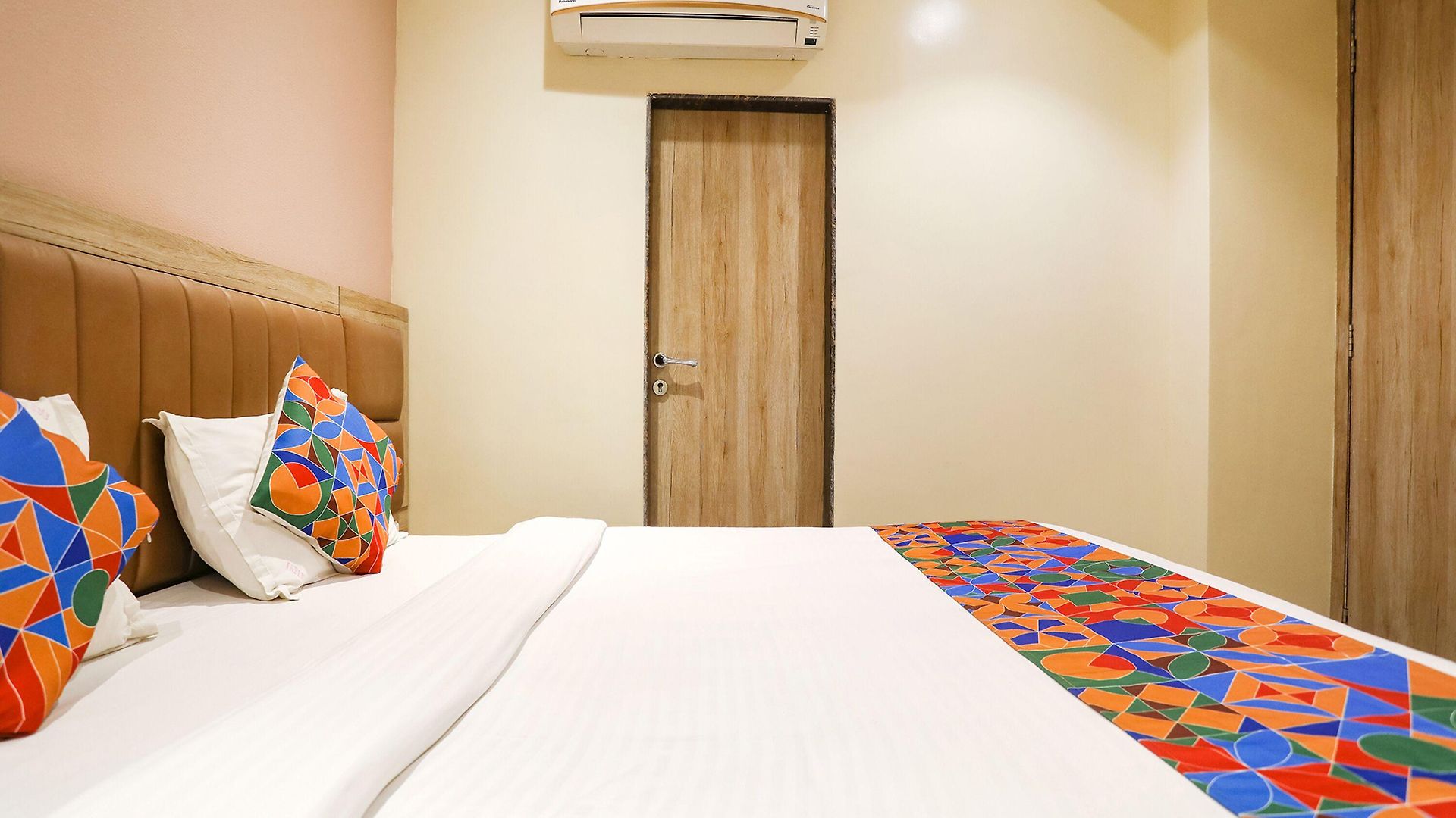 Hotel Fabexpress Divine Hospitality