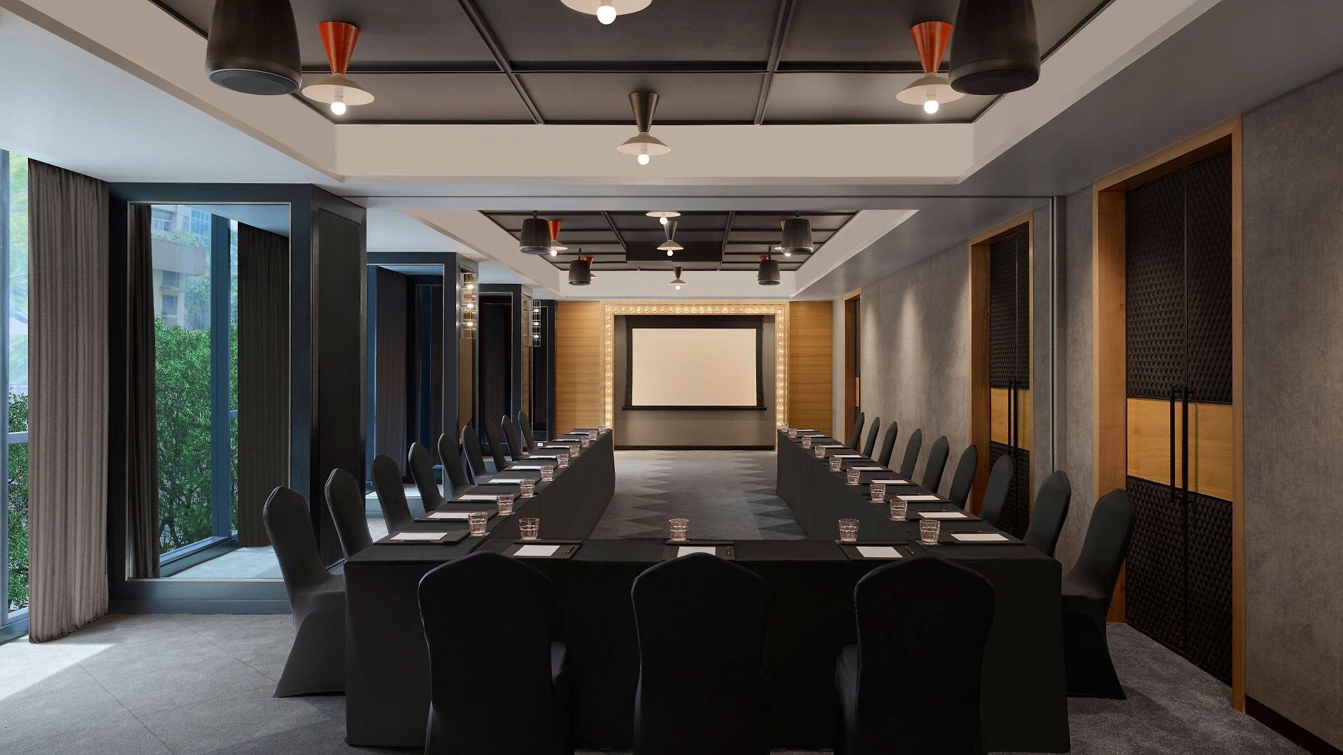 Hotel Moxy Andheri West 5*