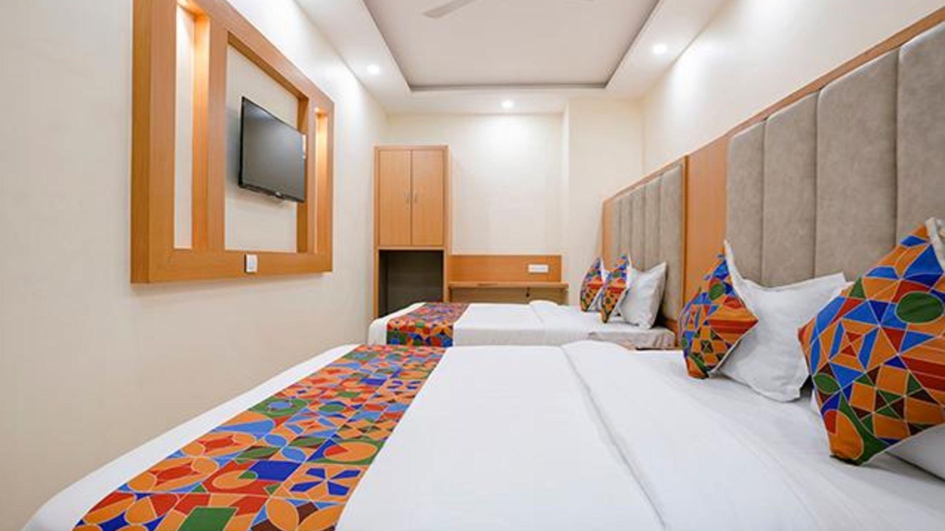 Fabhotel 7 Square - Nr Bkc Hotel