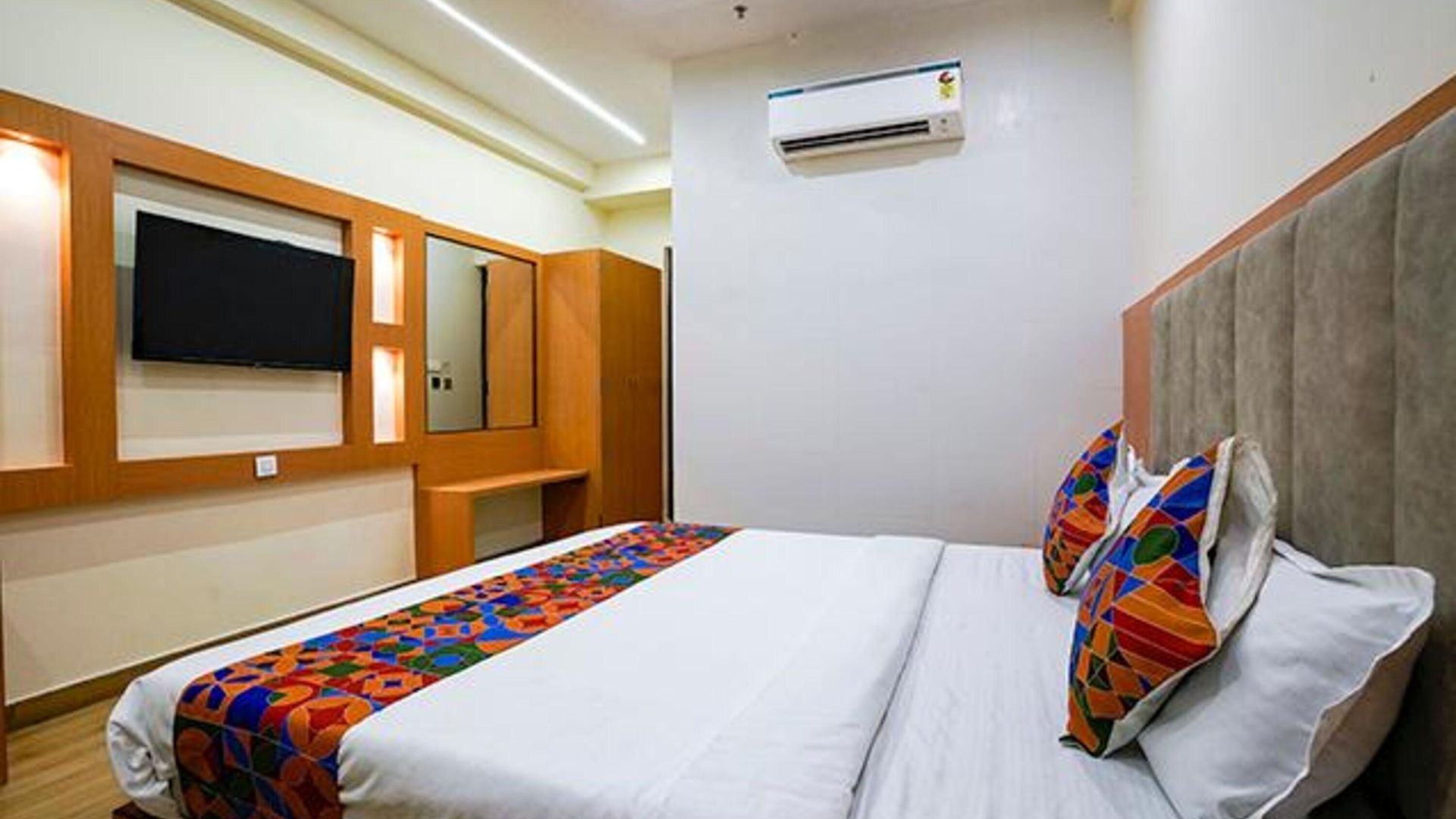 Hotel Fabhotel 7 Square - Nr Bkc