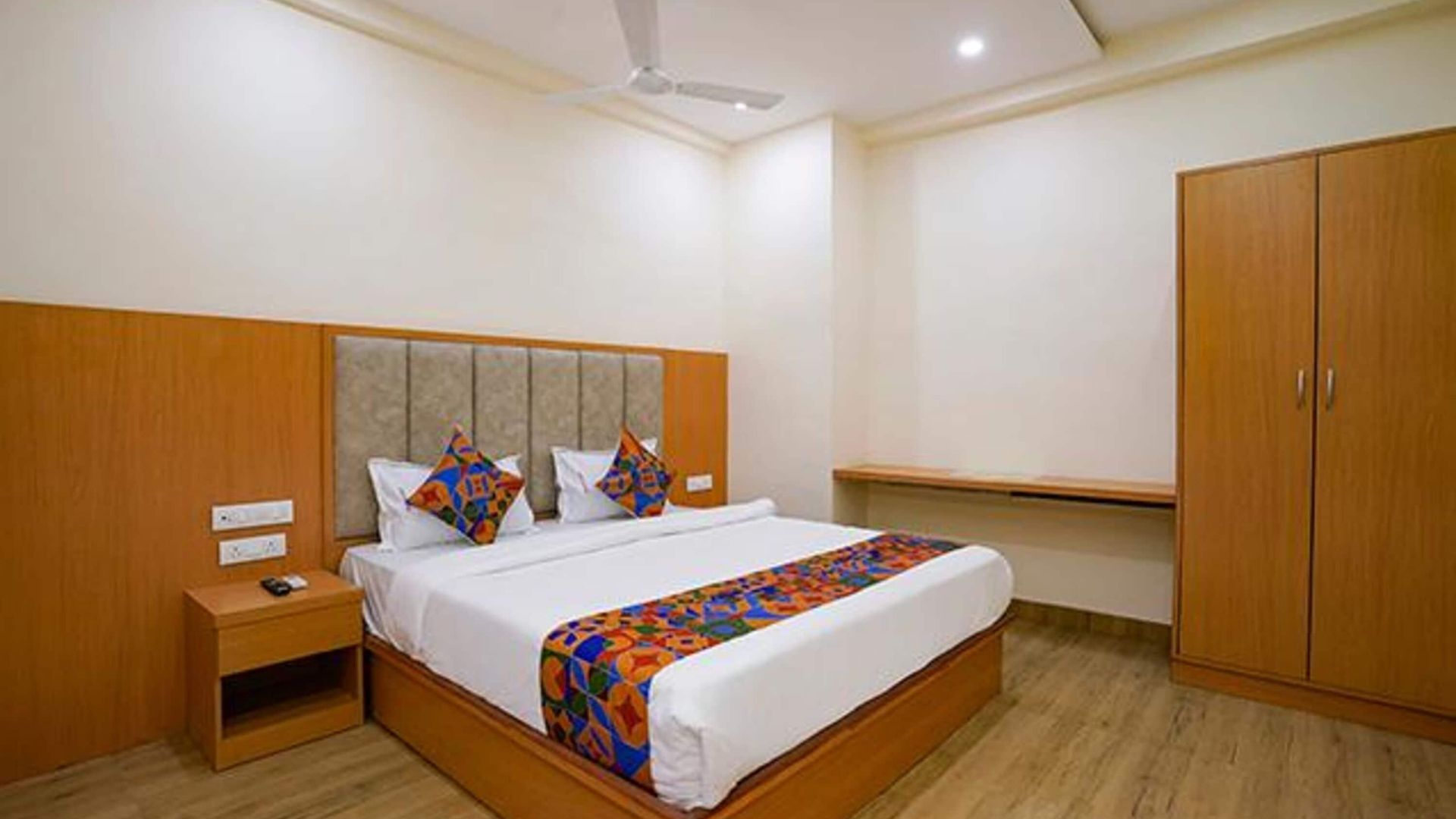 Hotel Fabhotel 7 Square - Nr Bkc