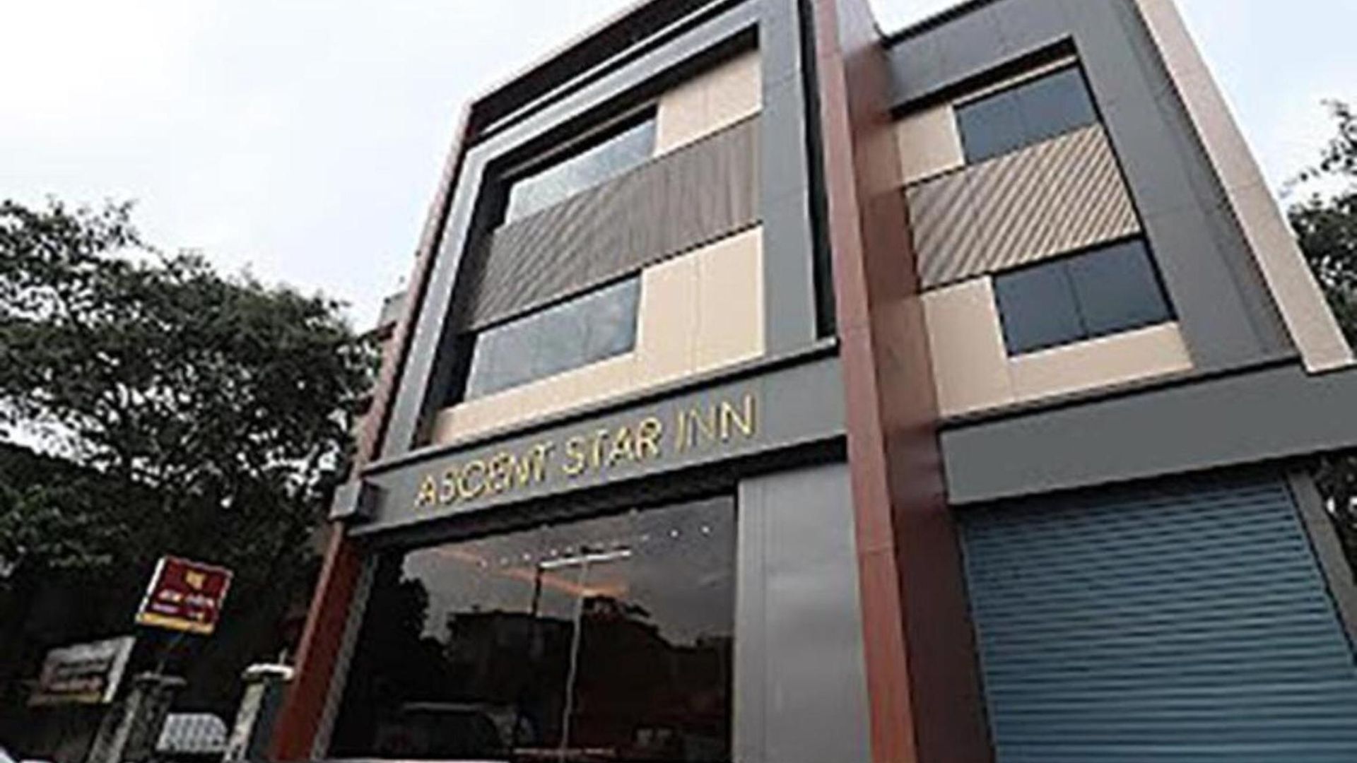 Ascent Star - Near International Airport Hotel