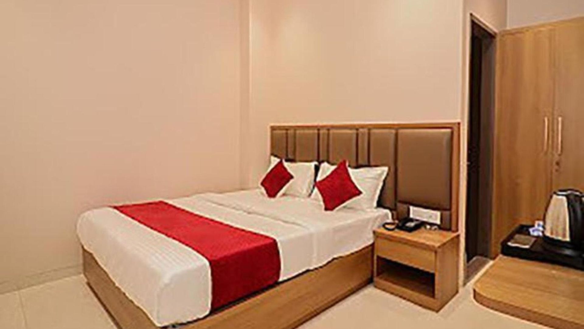 Ascent Star - Near International Airport 3* Mumbai