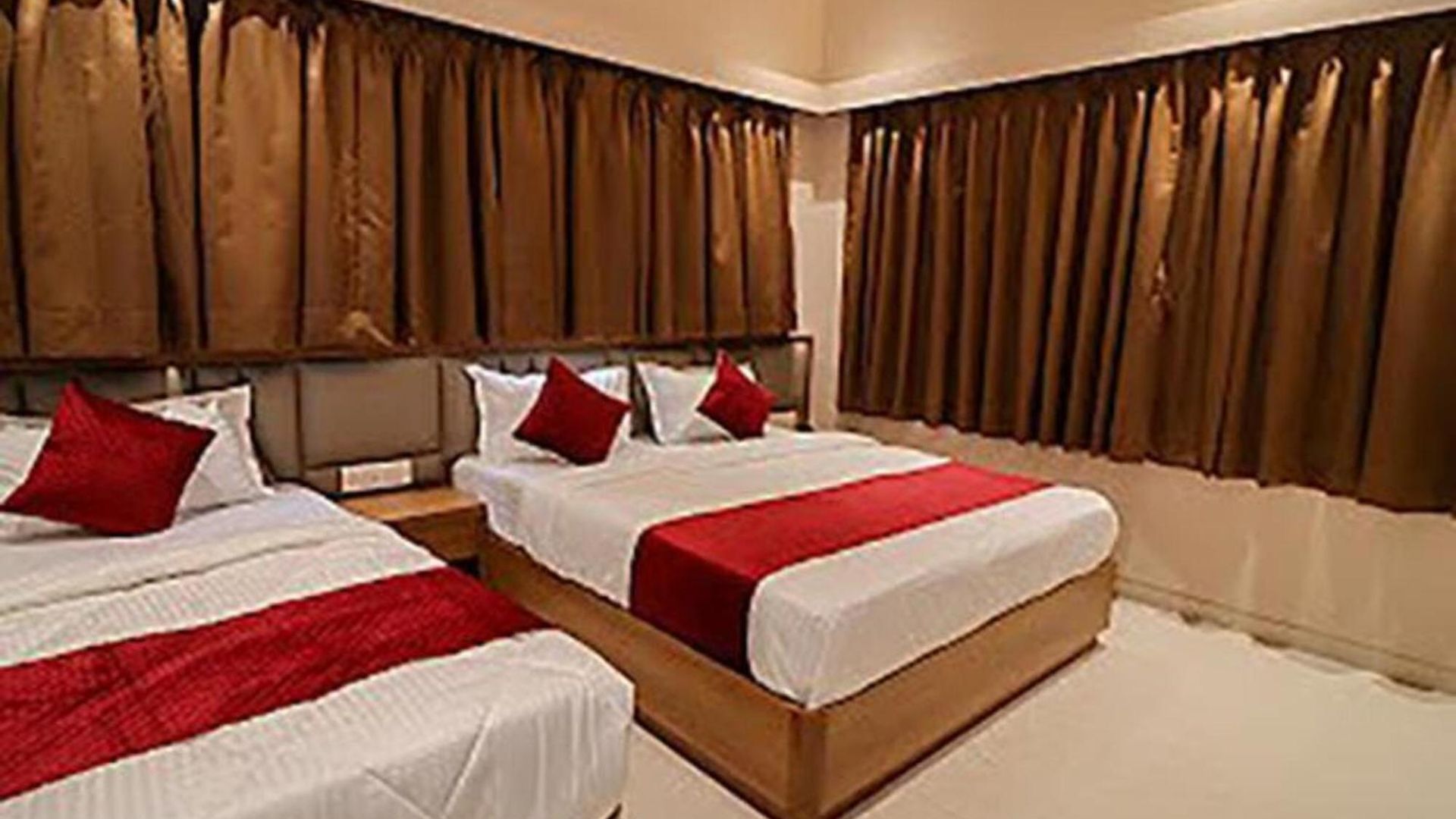 Hotel Ascent Star - Near International Airport