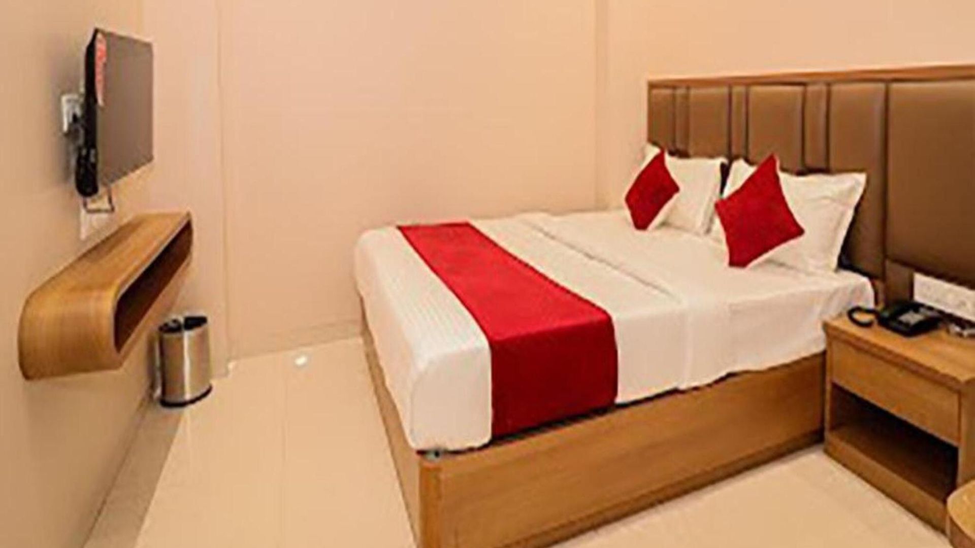 Ascent Star - Near International Airport Hotel Mumbai