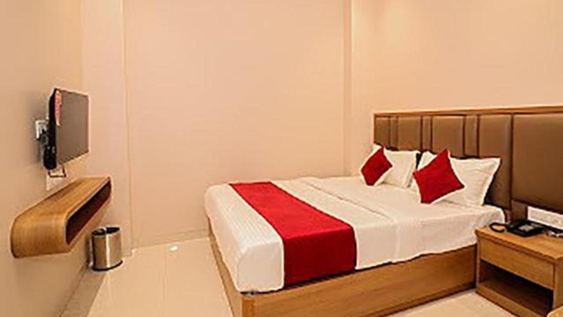 Hotel Ascent Star - Near International Airport 3*