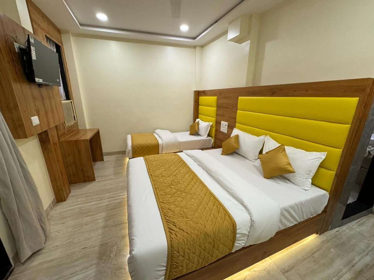 New National Hotel Mumbai