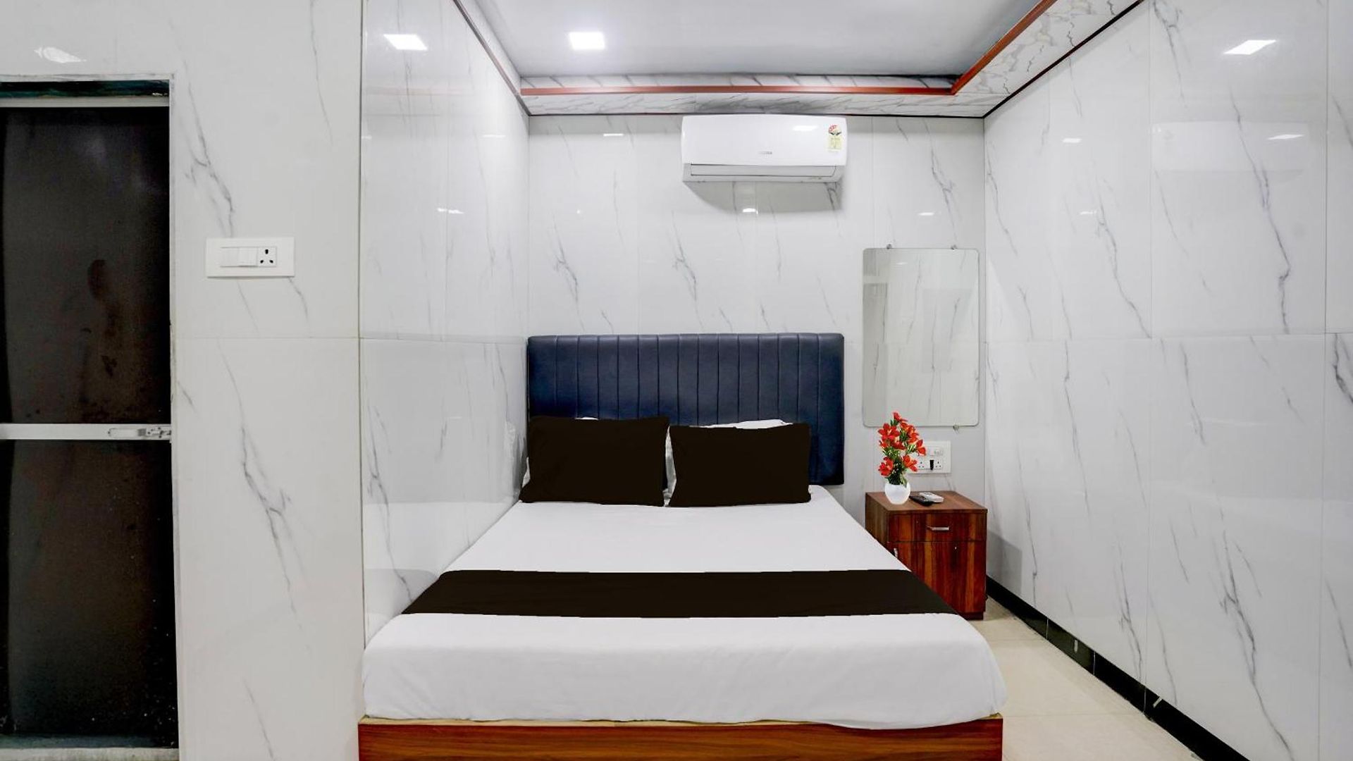 O Sr Residency Hotel