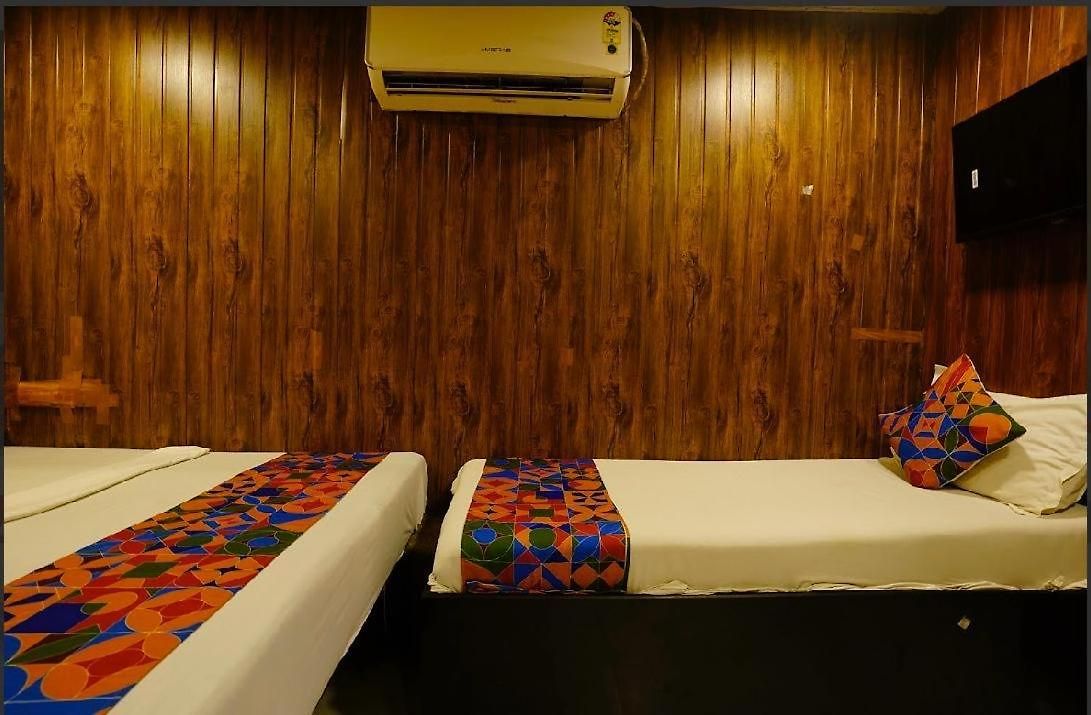 Colaba Janta Hotel 4*