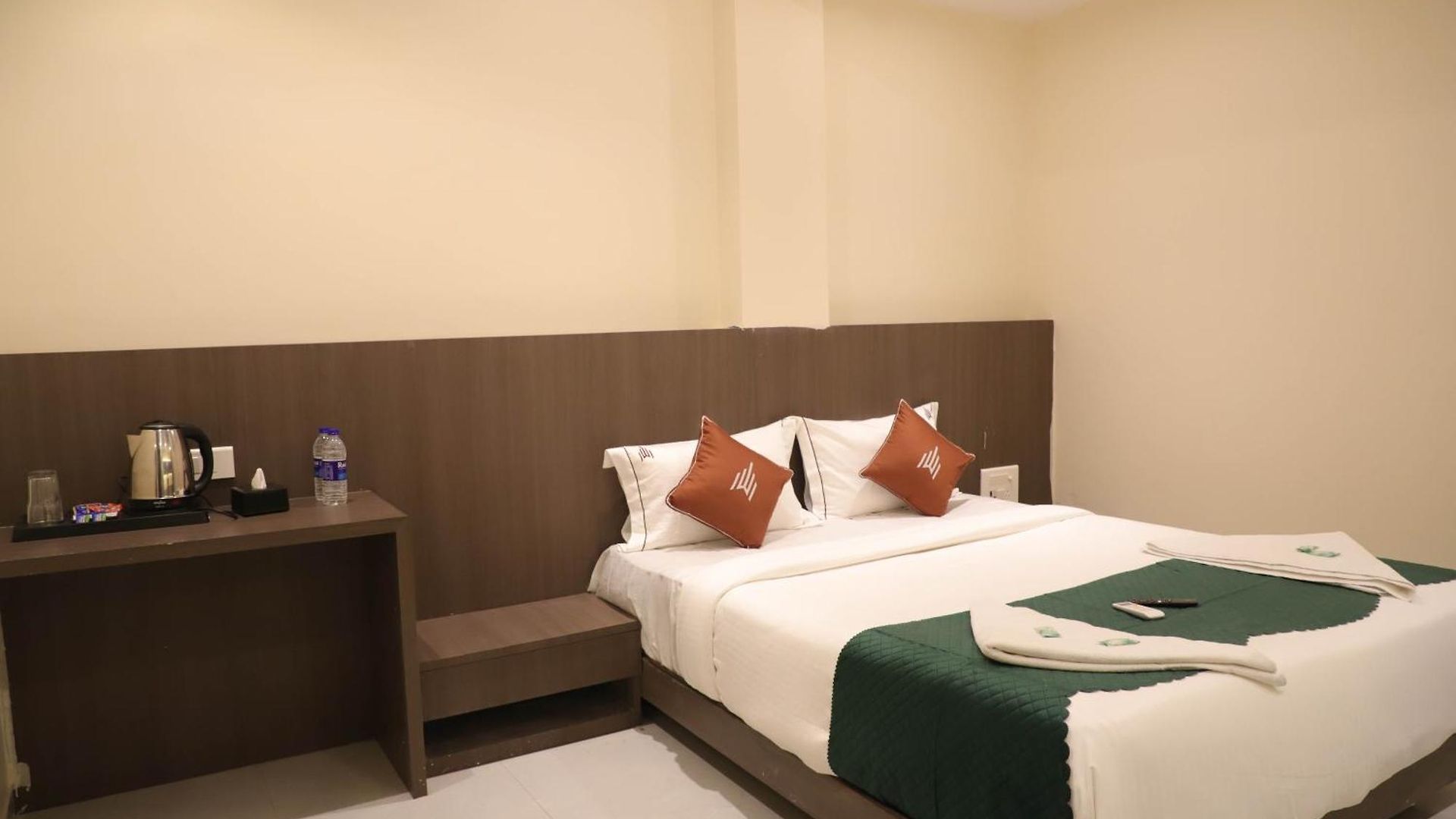 Casa Glitz Hotels-nesco Exhibition Centre Mumbai