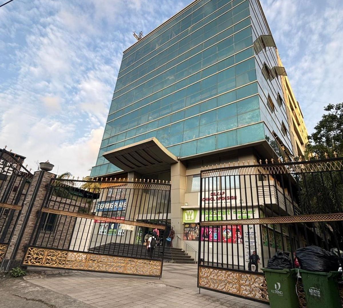 Akasa Residency Near T-2 International Airport * Mumbai
