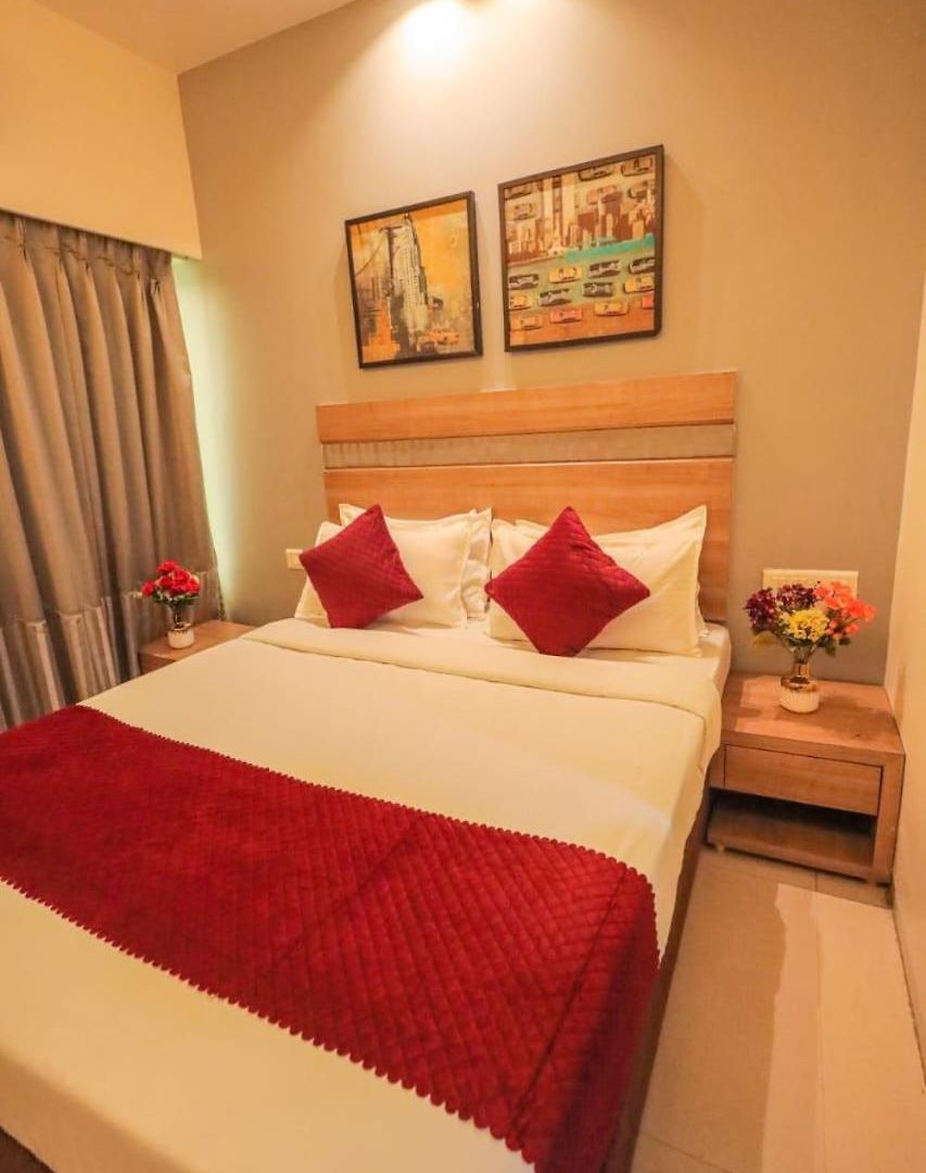 Bed & Breakfast Akasa Residency Near T-2 International Airport