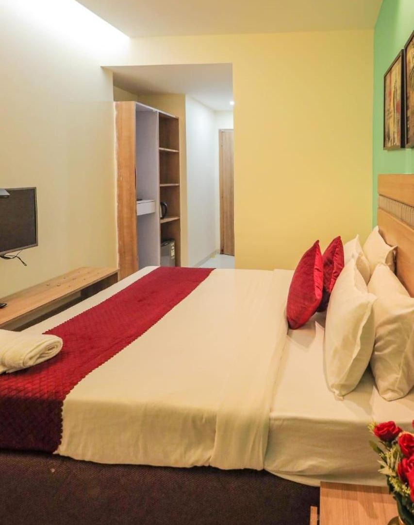 Akasa Residency Near T-2 International Airport Bed & Breakfast