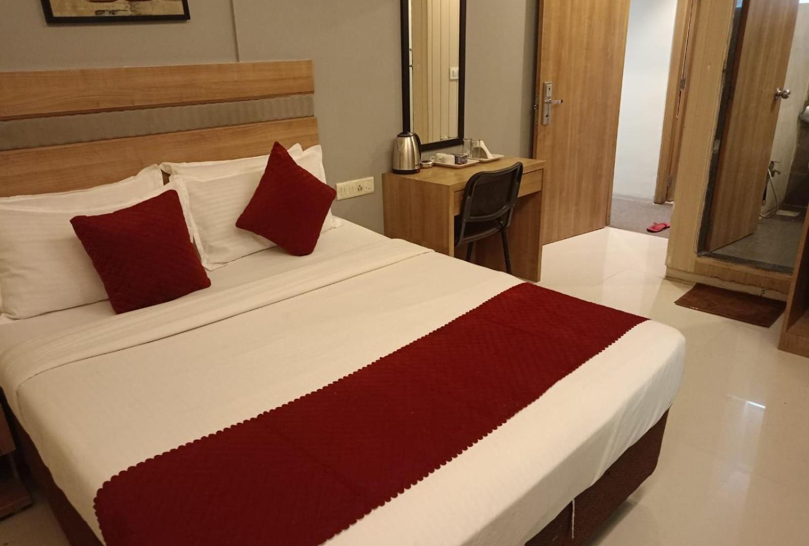 Akasa Residency Near T-2 International Airport * Mumbai