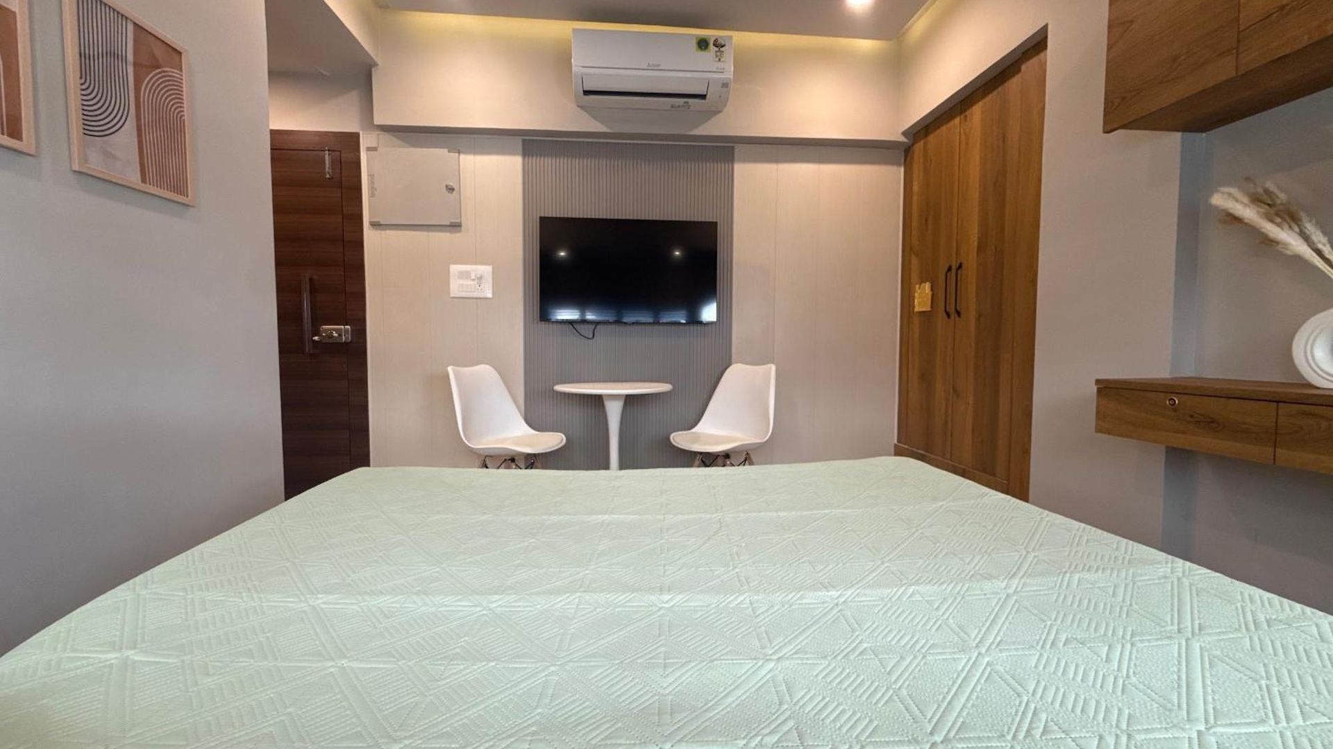 Apartment Bandra's Prime Mumbai