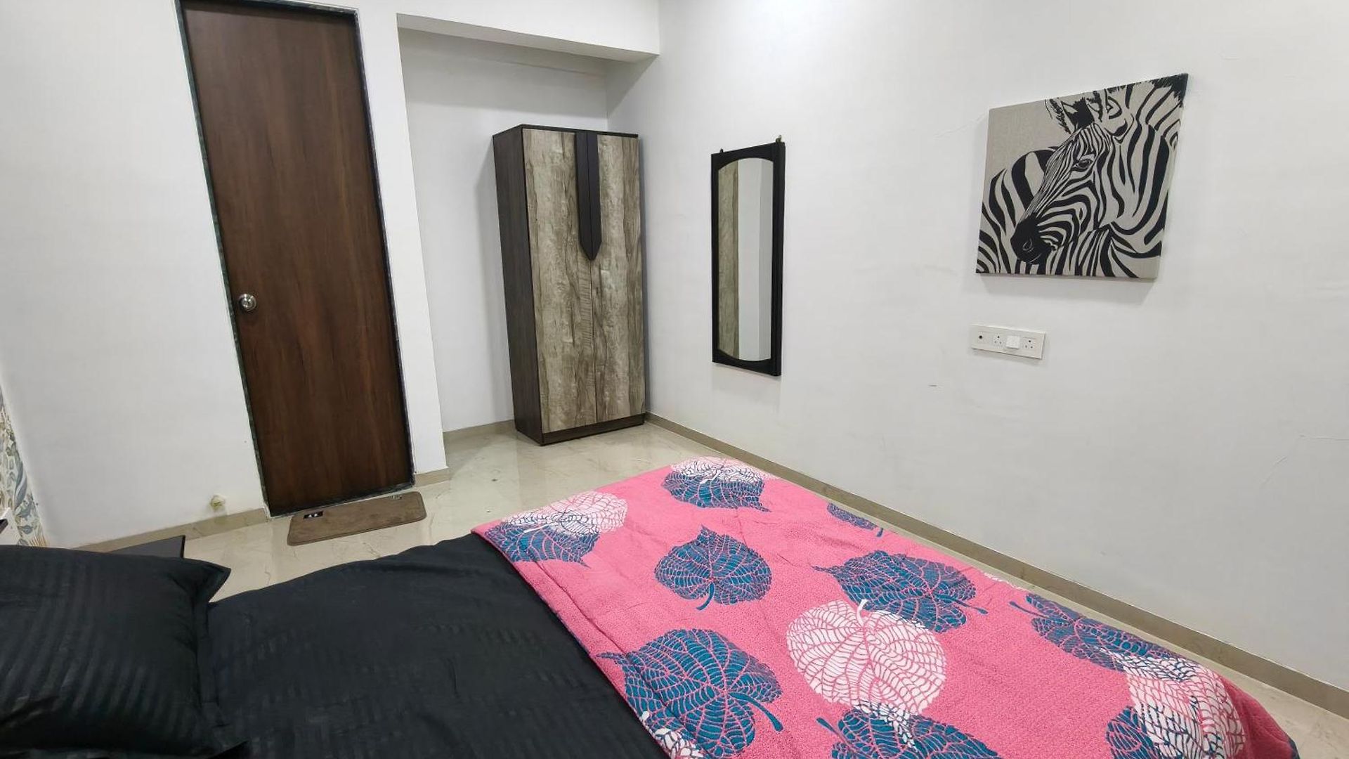 Iuc 301 Private 1bhk 3 Min Nesco Nirlon * Mumbai