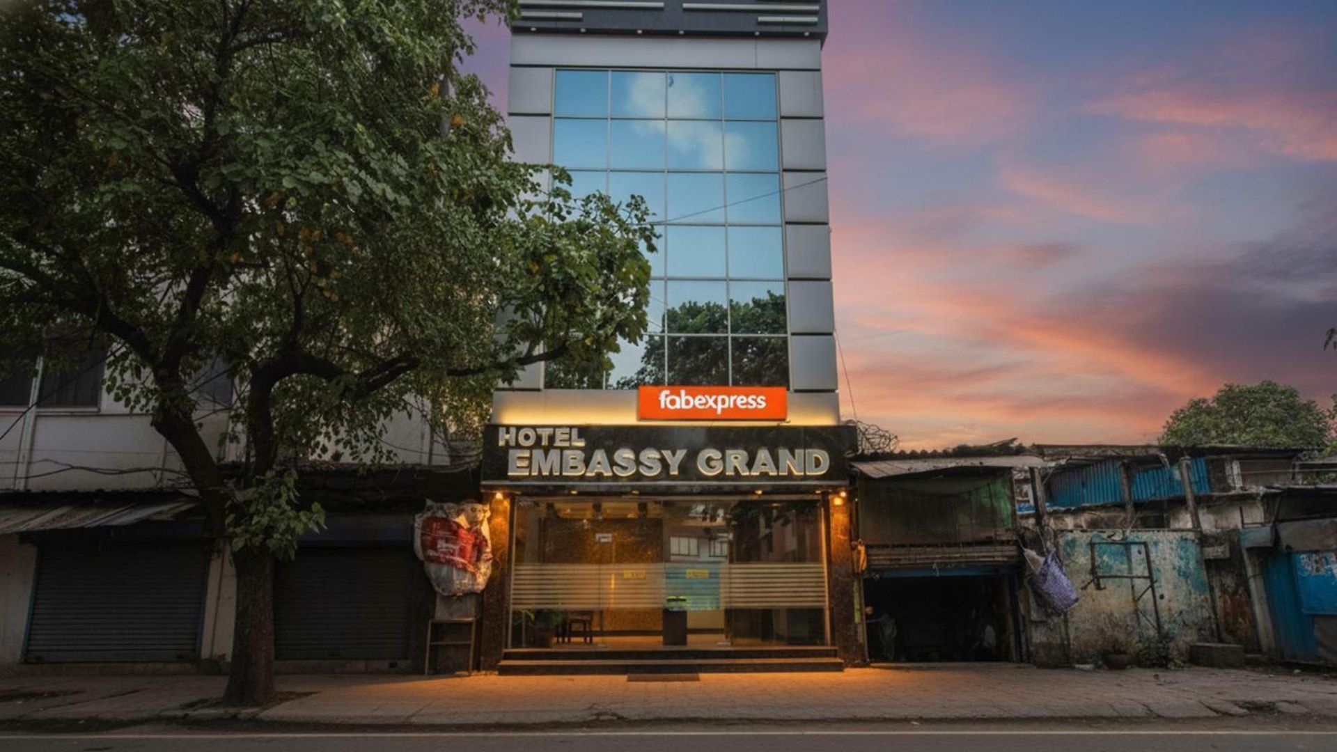 Fabhotel Embassy Grand Hotel Mumbai
