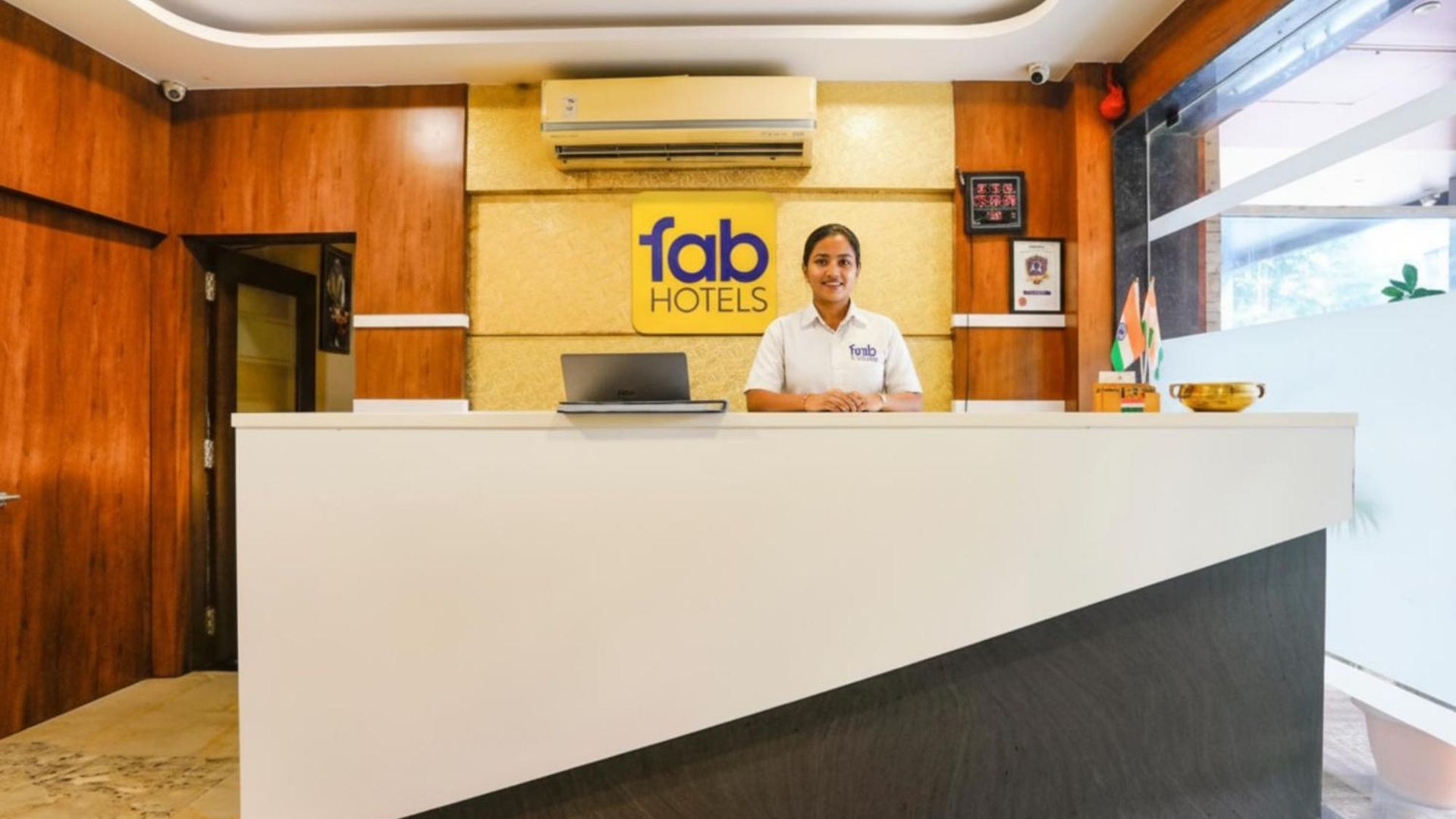 Fabhotel Ratna Mahal