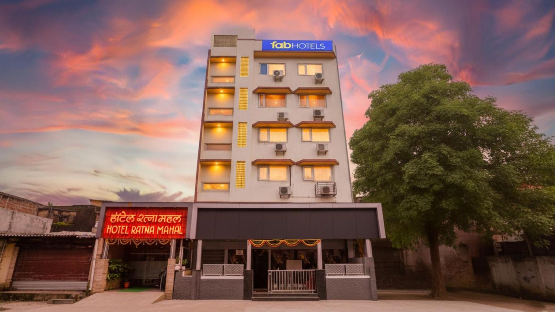 Hotel Fabhotel Ratna Mahal