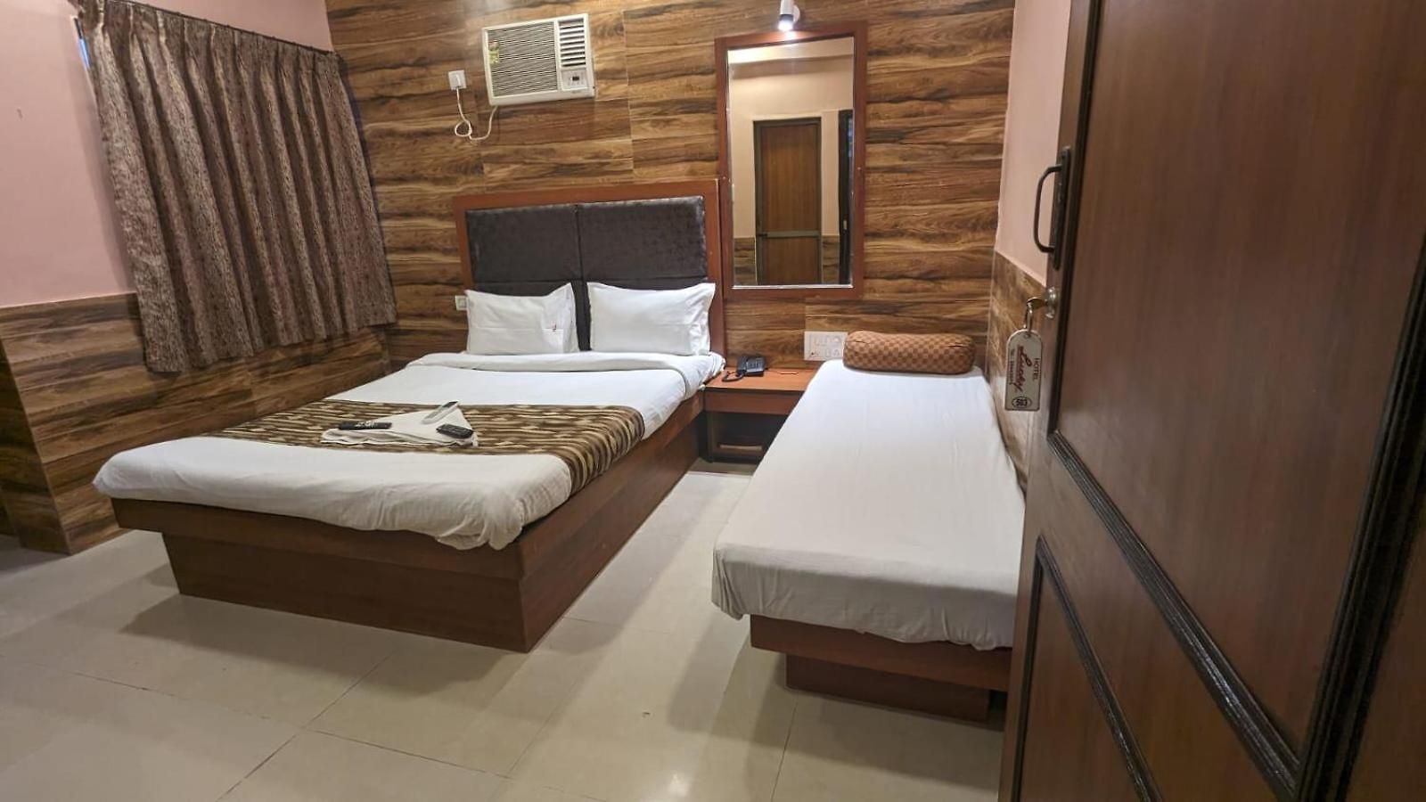 Lucky Serviced -near Bkc Apartment