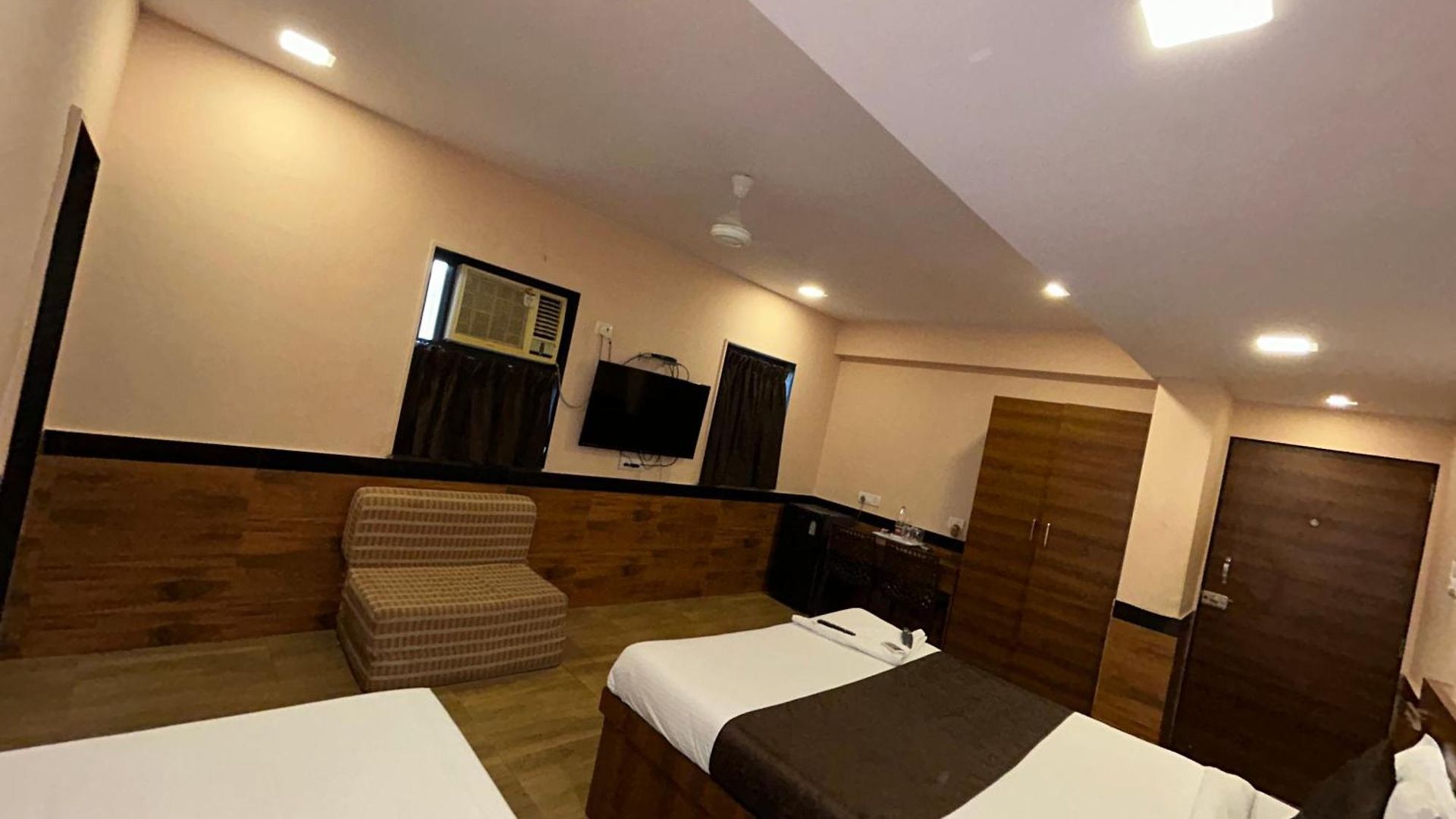 Lucky Serviced -near Bkc Apartment Mumbai