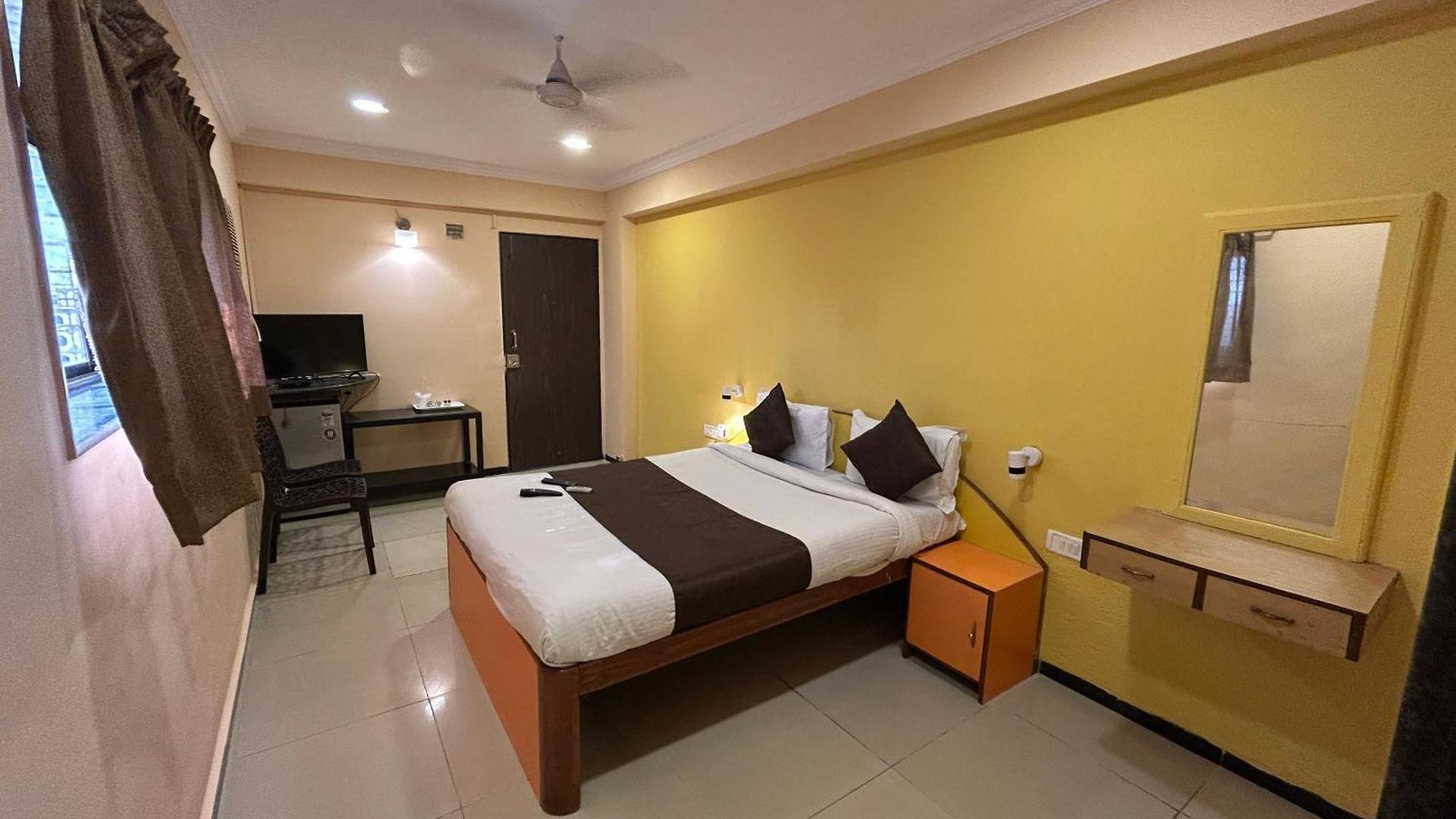 Lucky Serviced -near Bkc * Mumbai