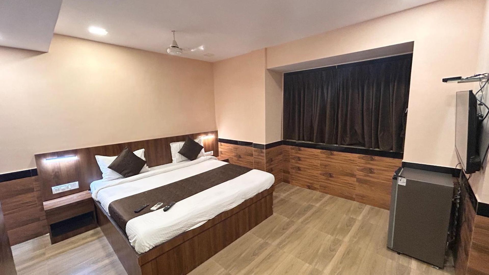 Apartment Lucky Serviced -near Bkc