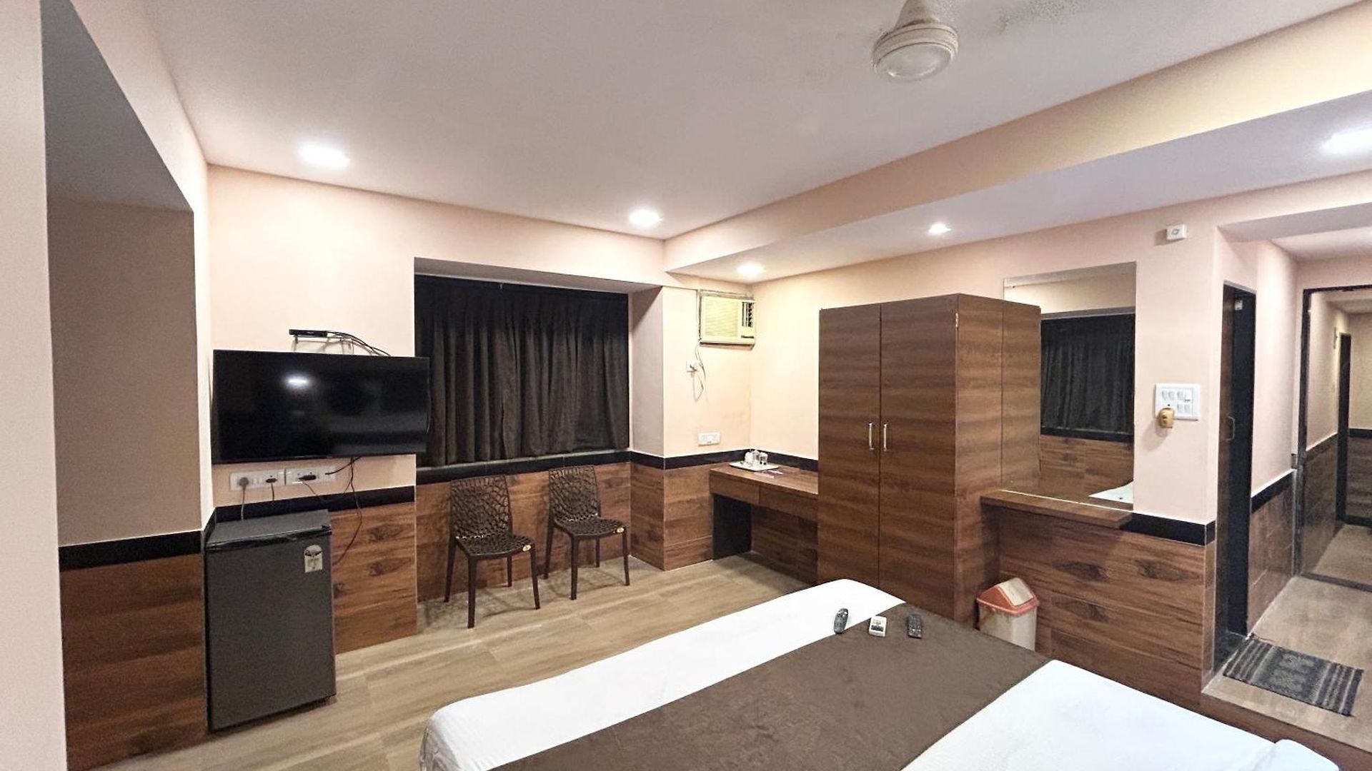 Lucky Serviced -near Bkc Apartment *