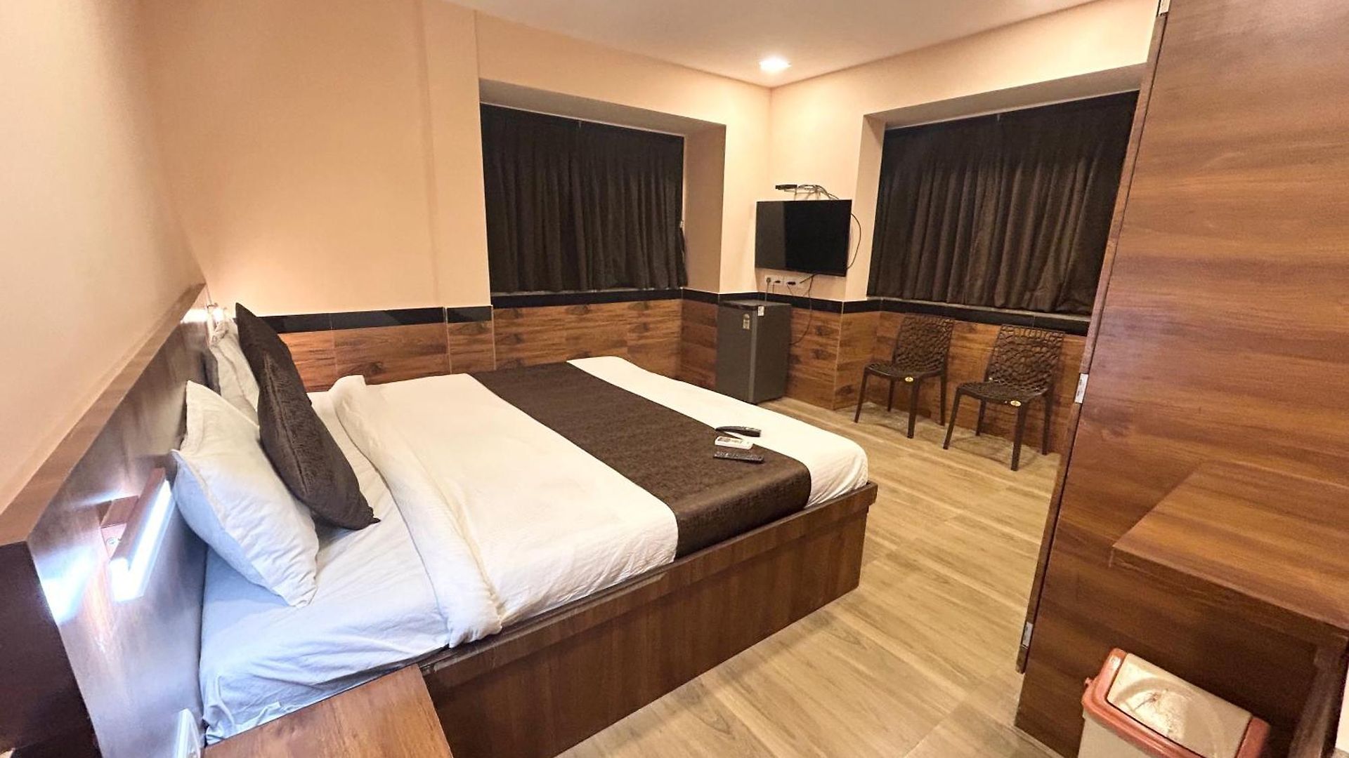 Lucky Serviced -near Bkc Apartment Mumbai
