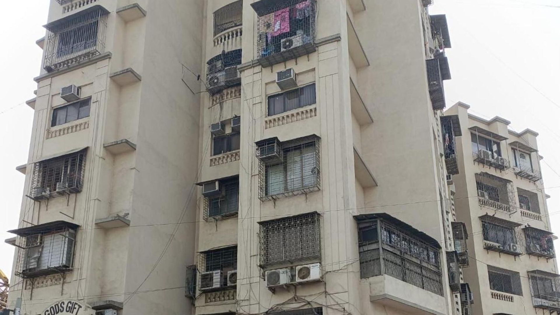 Lucky Serviced -near Bkc Apartment