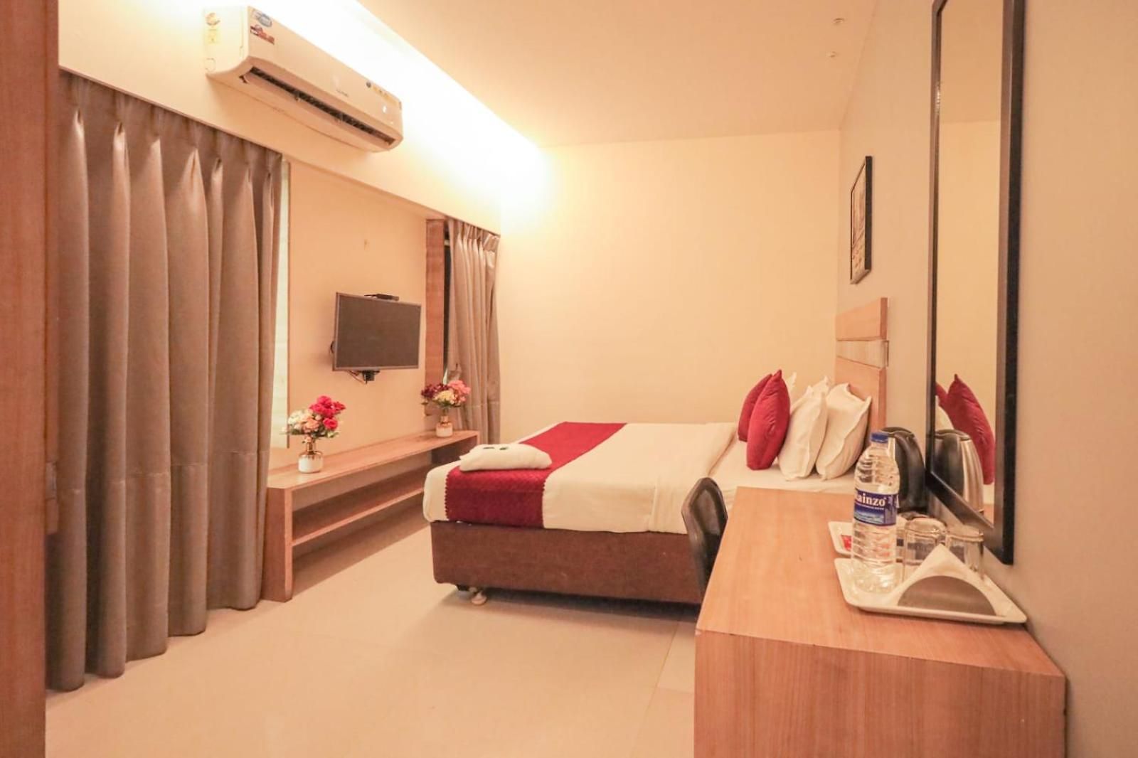 Akasa International Near T-2 International Airport 3*