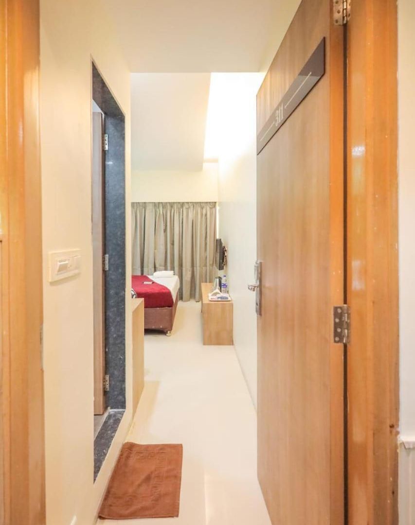 Hotel Akasa International Near T-2 International Airport