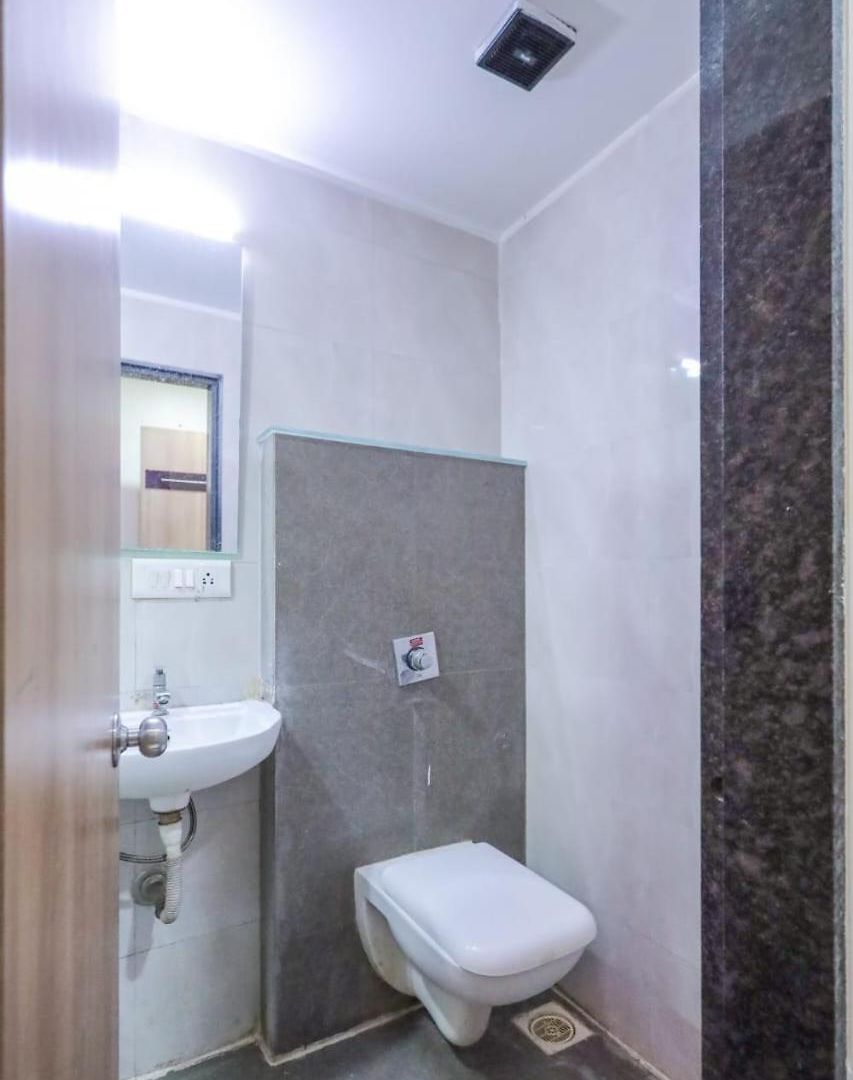 Hotel Akasa International Near T-2 International Airport