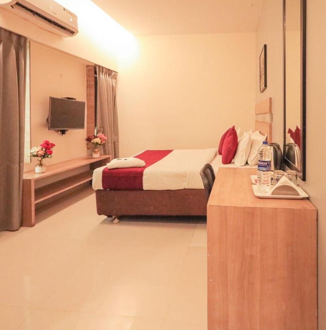 Hotel Akasa International Near T-2 International Airport