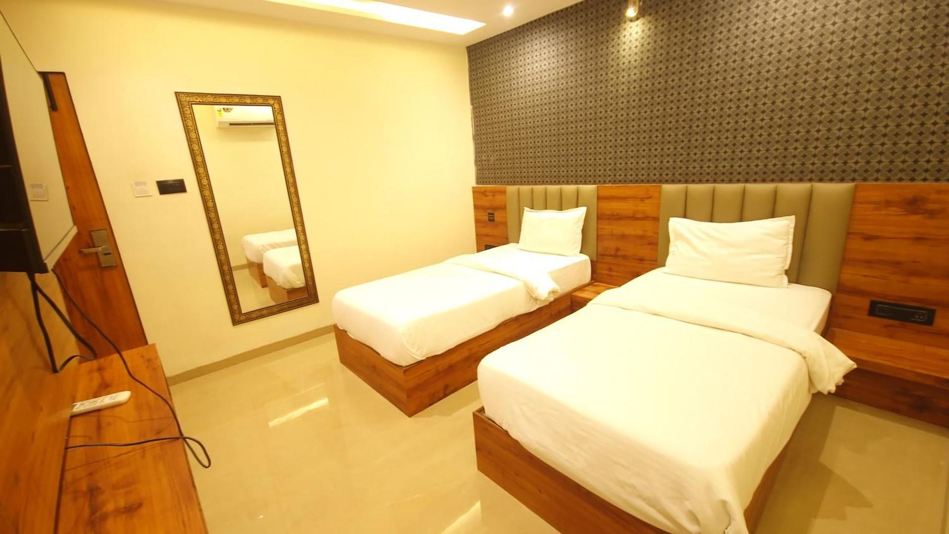 Lancaster 3* Mumbai