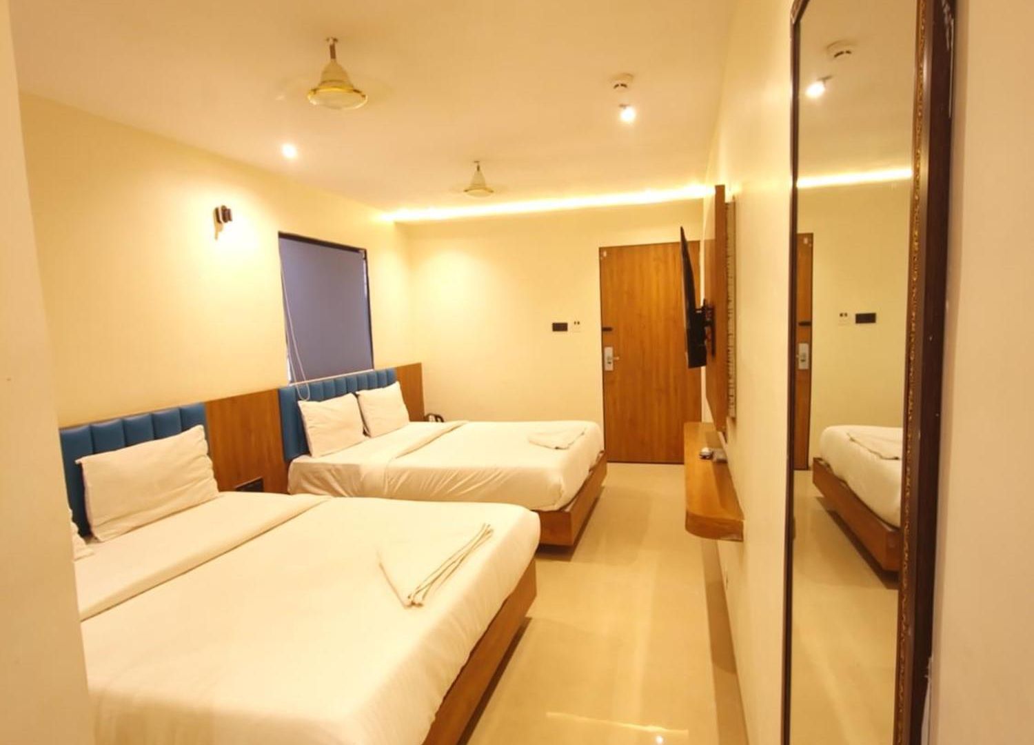 Lancaster Hotel