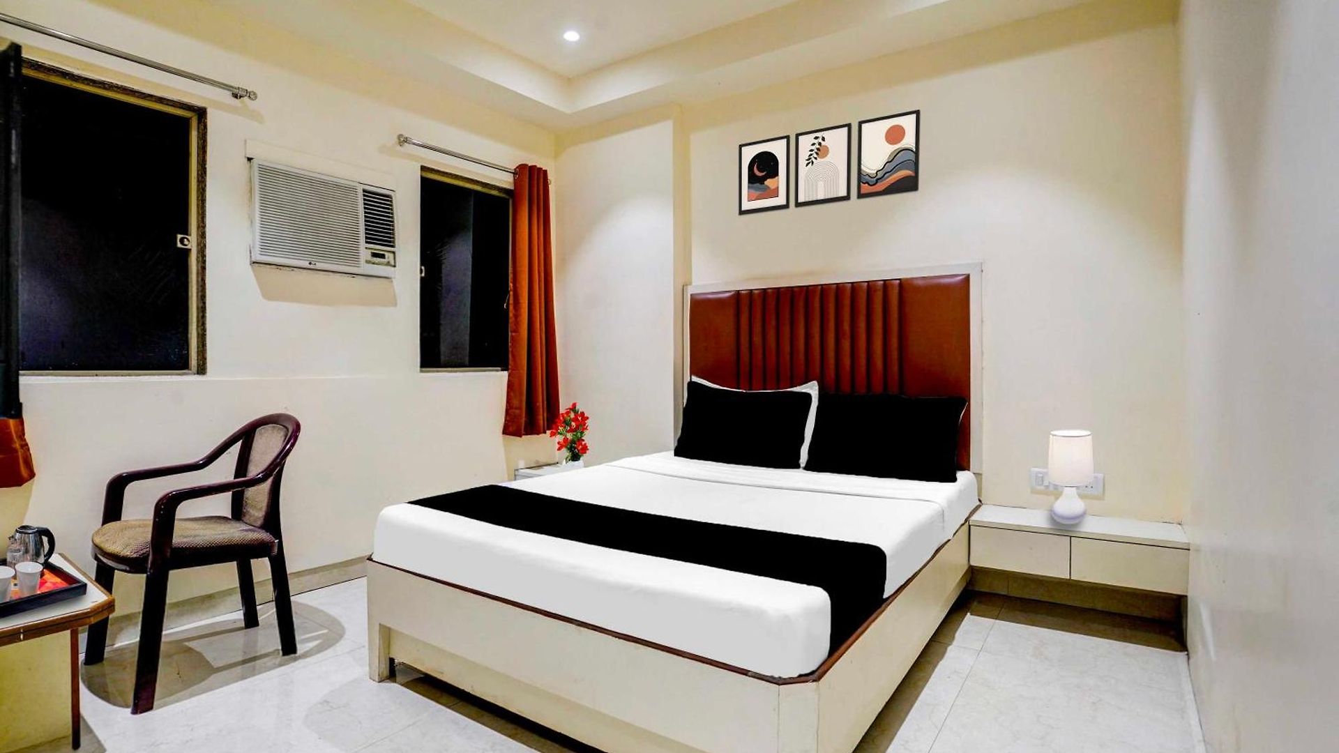 Townhouse Ulhasnagar Railway Station 3*