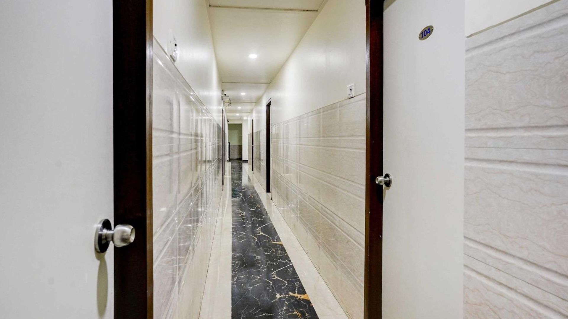 Townhouse Ulhasnagar Railway Station Hotel