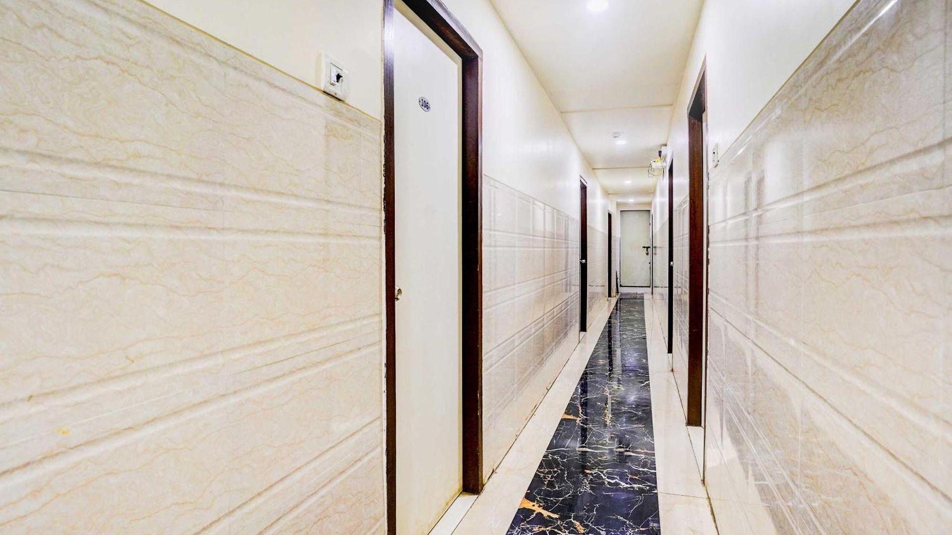 Townhouse Ulhasnagar Railway Station Hotel