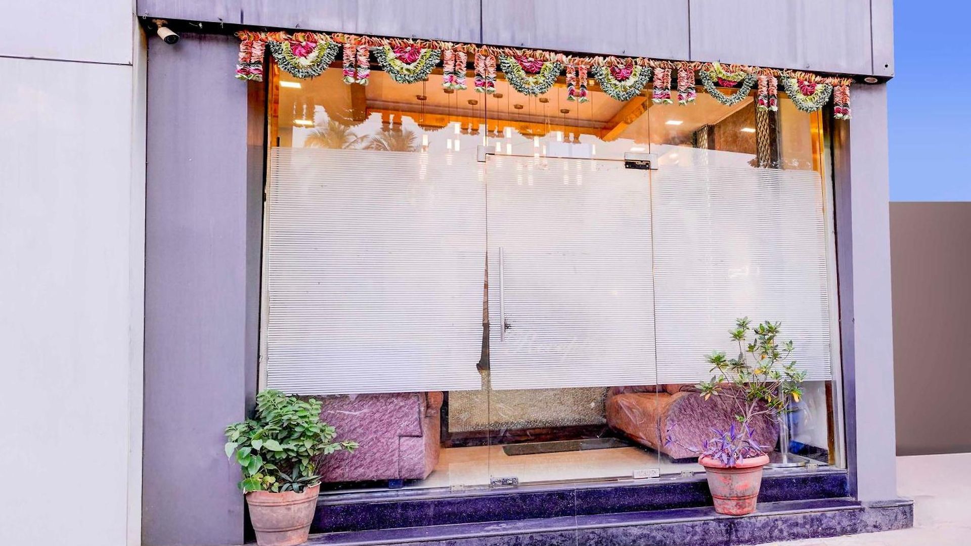 Townhouse Asalpha Near International Airport Hotel Mumbai
