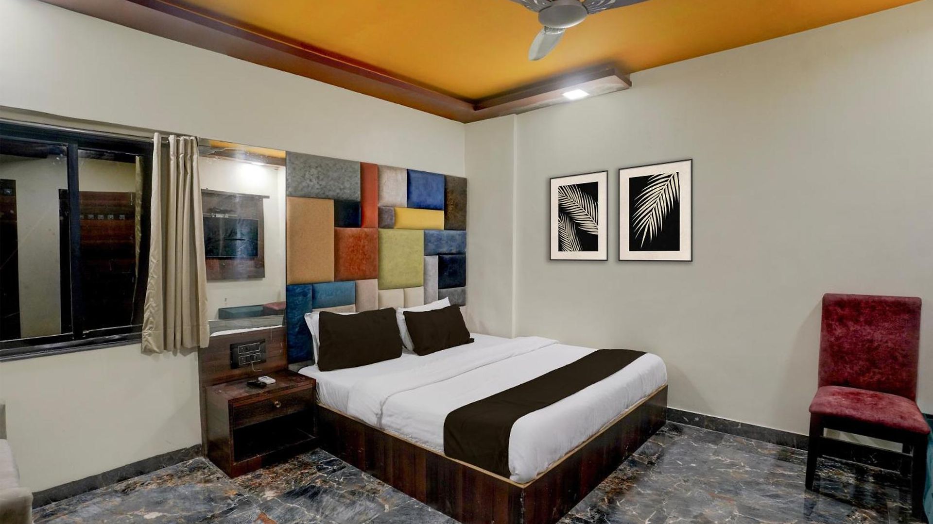 Hotel O Versova